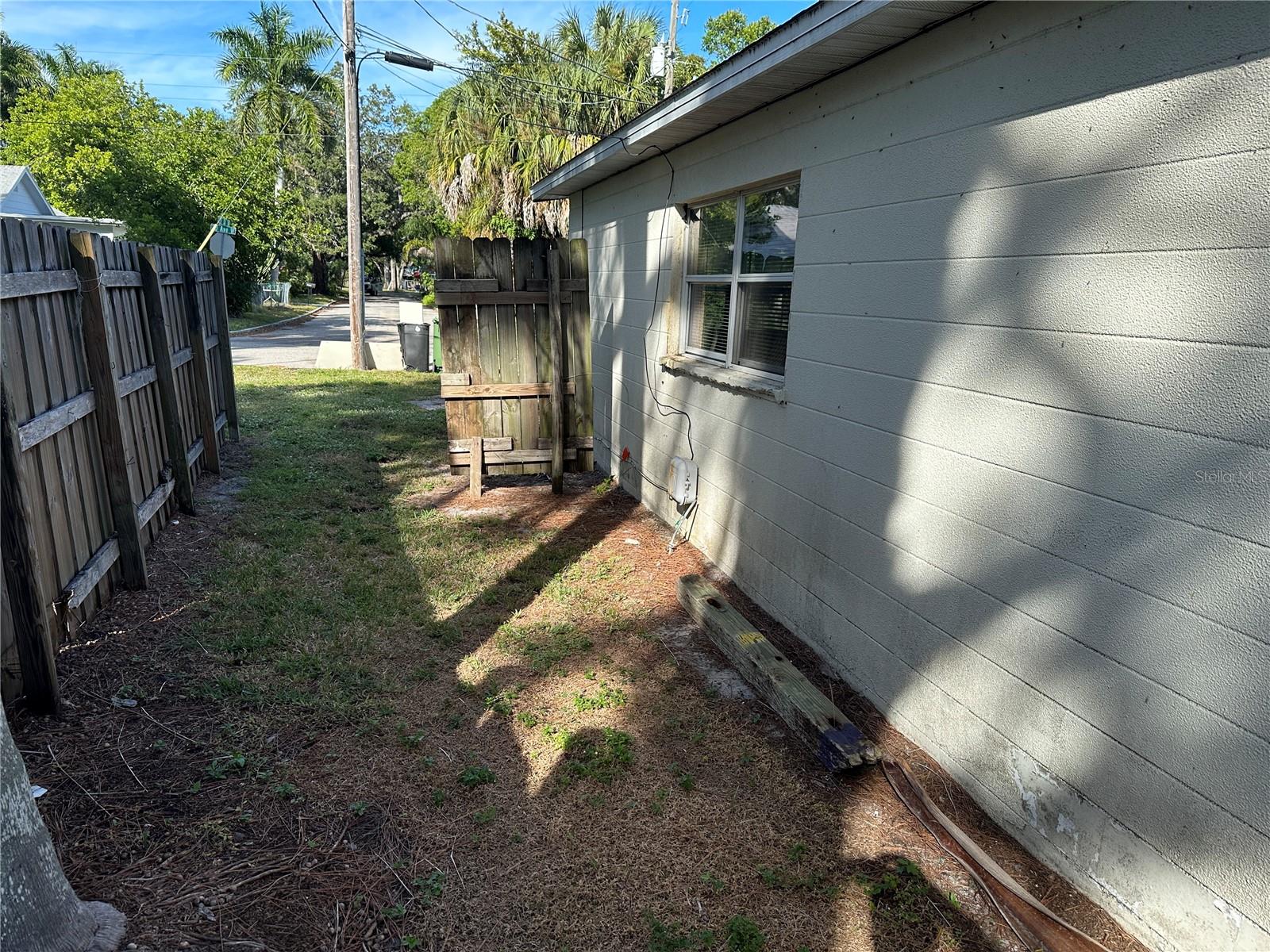 2002 20TH ST W #B, BRADENTON, FL, 34205