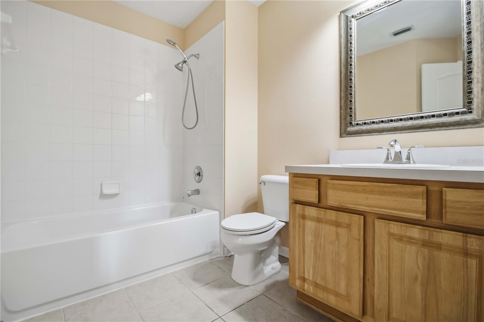 8230 72ND ST E, BRADENTON, FL, 34201