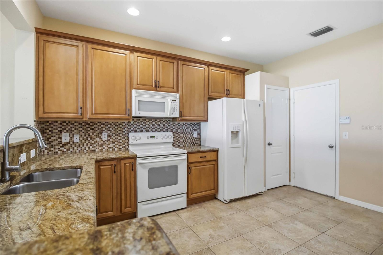 8230 72ND ST E, BRADENTON, FL, 34201