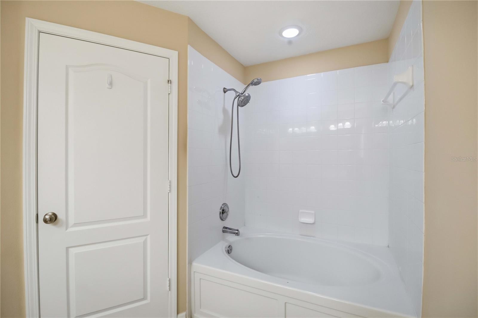 8230 72ND ST E, BRADENTON, FL, 34201