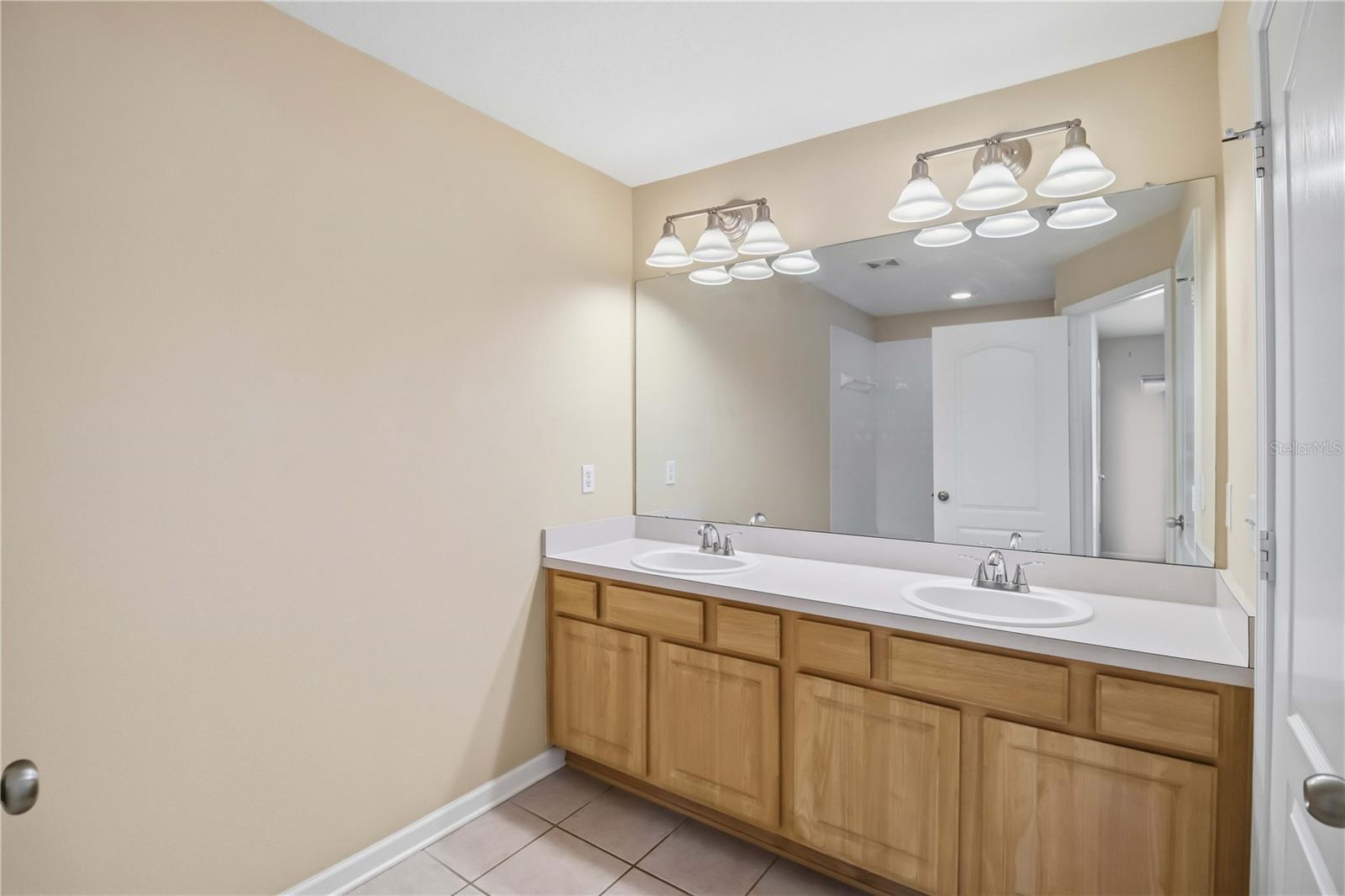 8230 72ND ST E, BRADENTON, FL, 34201