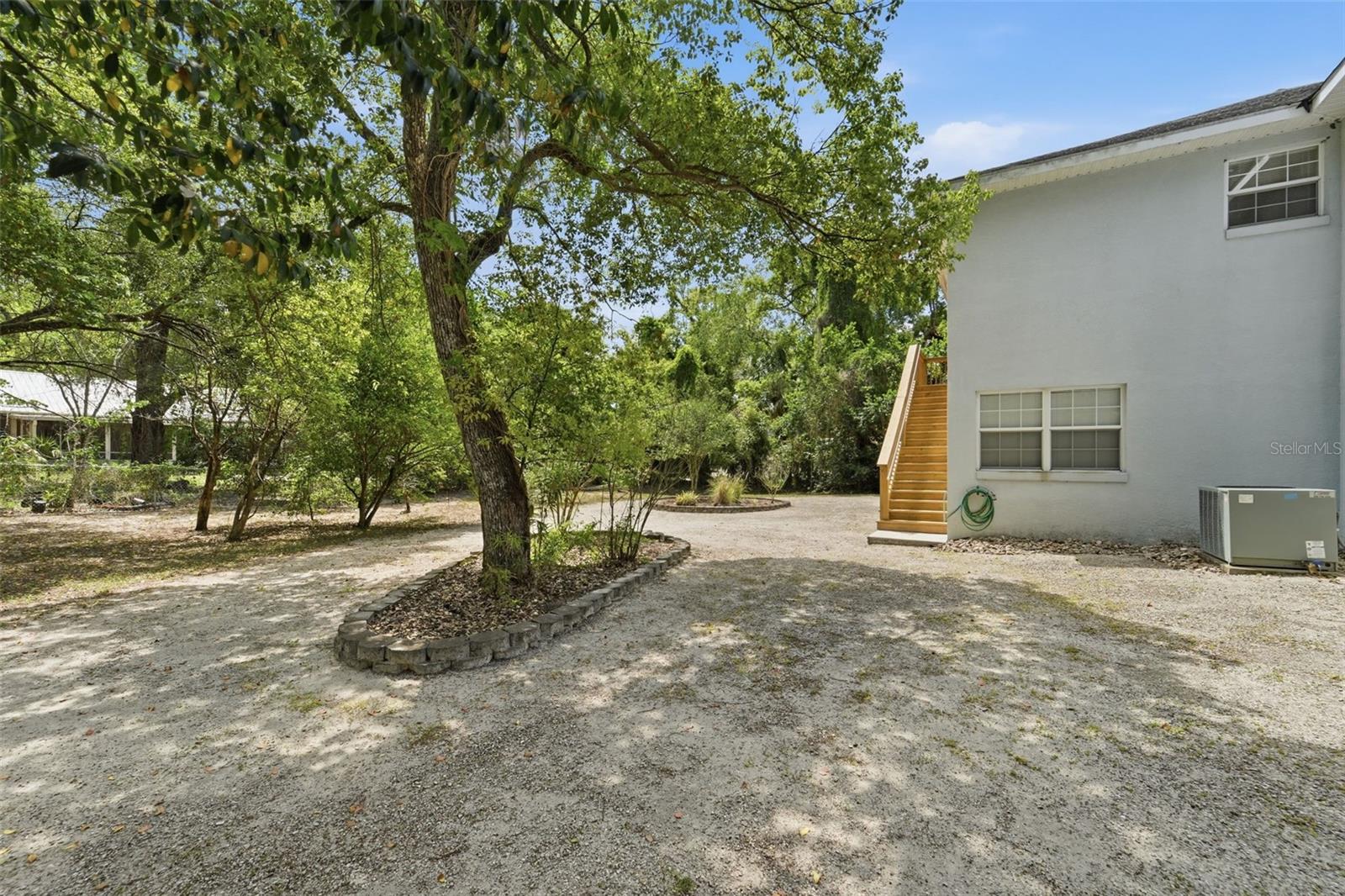 393 S DEXTER AVE, DELAND, FL, 32720