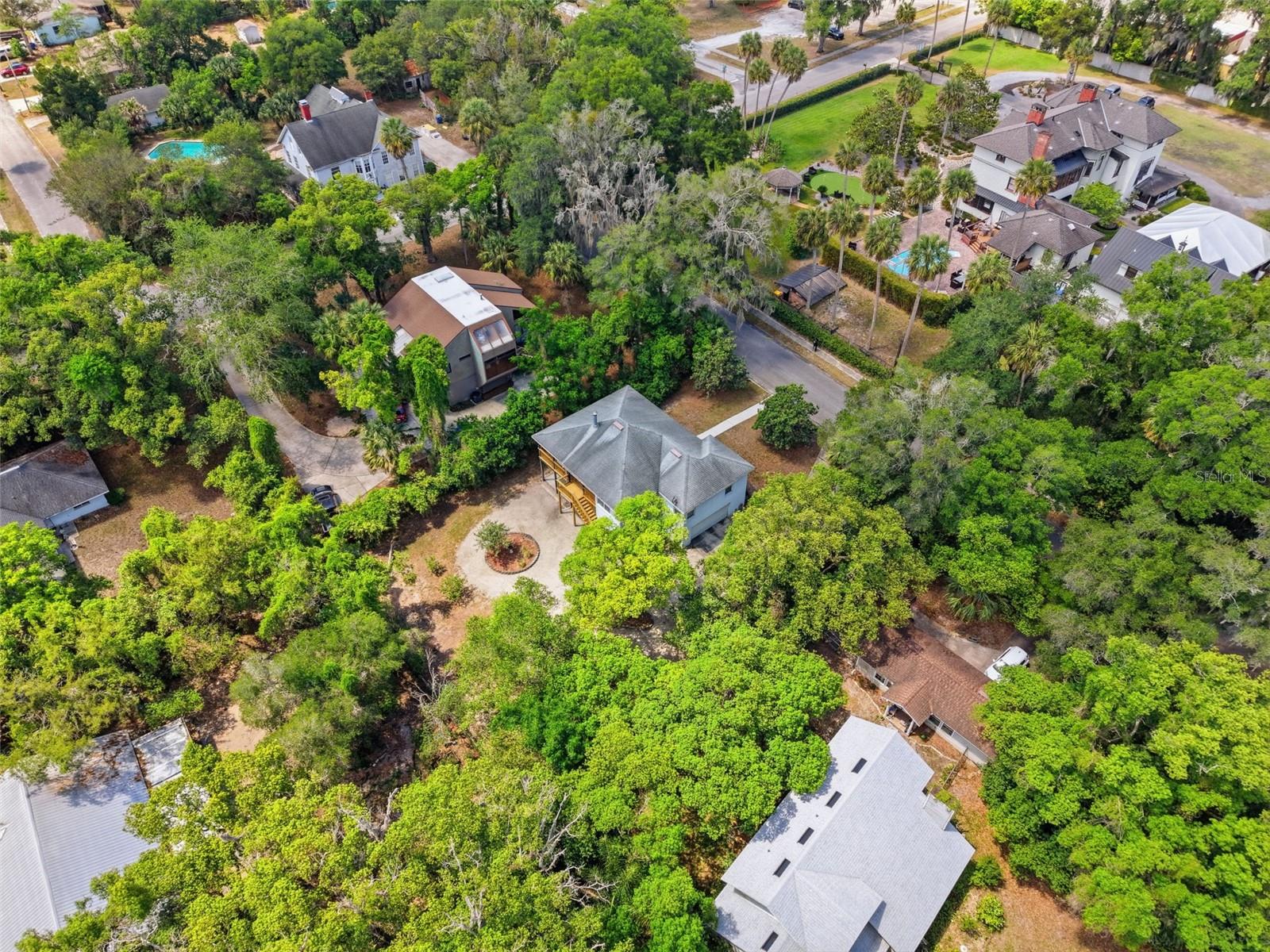 393 S DEXTER AVE, DELAND, FL, 32720