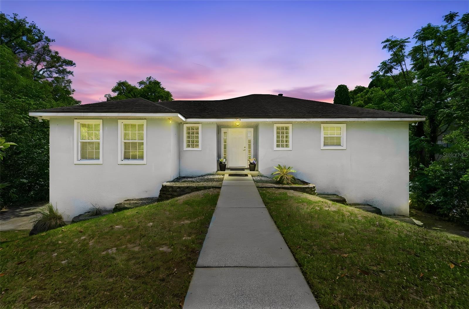 393 S DEXTER AVE, DELAND, FL, 32720