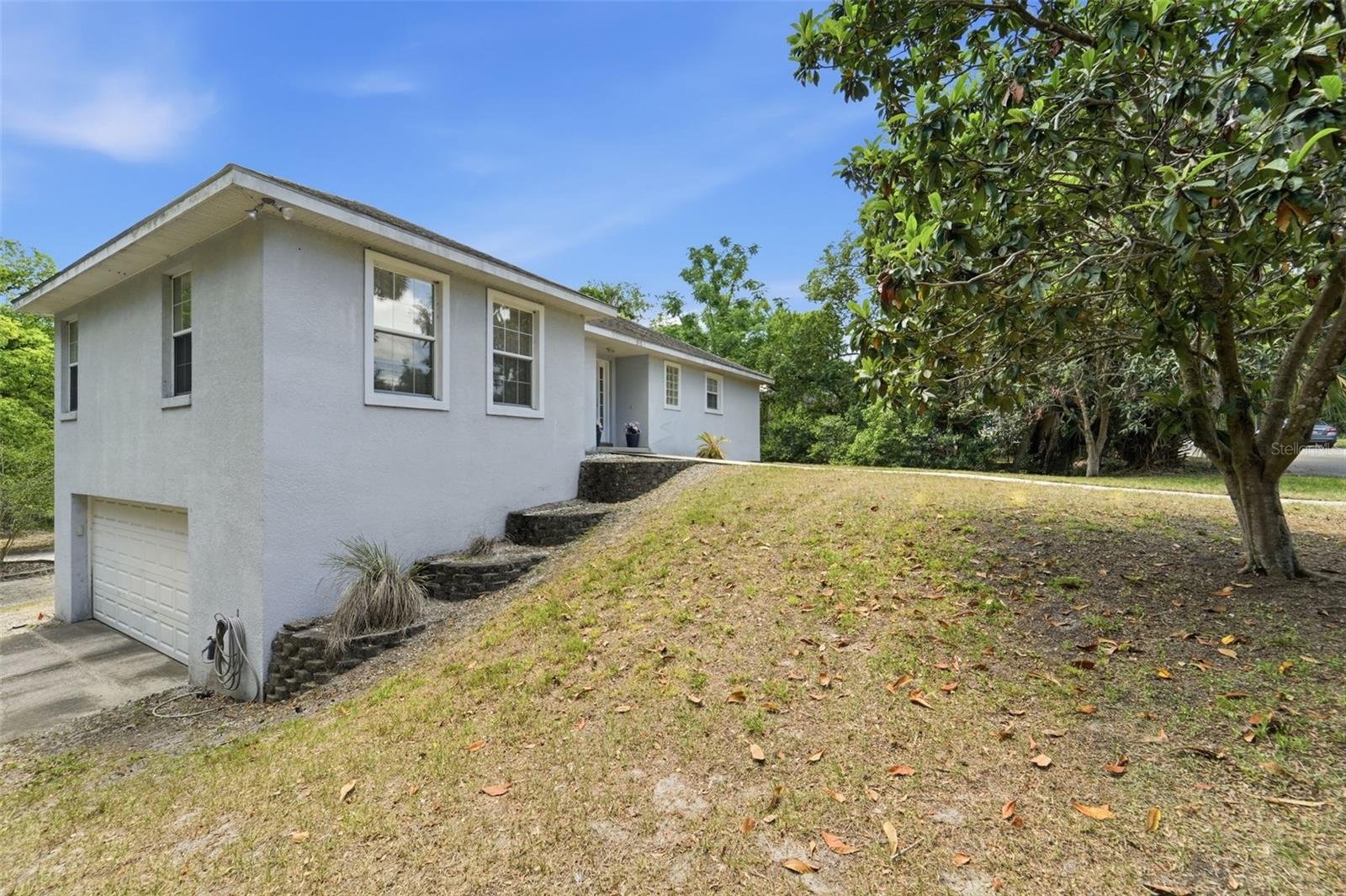 393 S DEXTER AVE, DELAND, FL, 32720