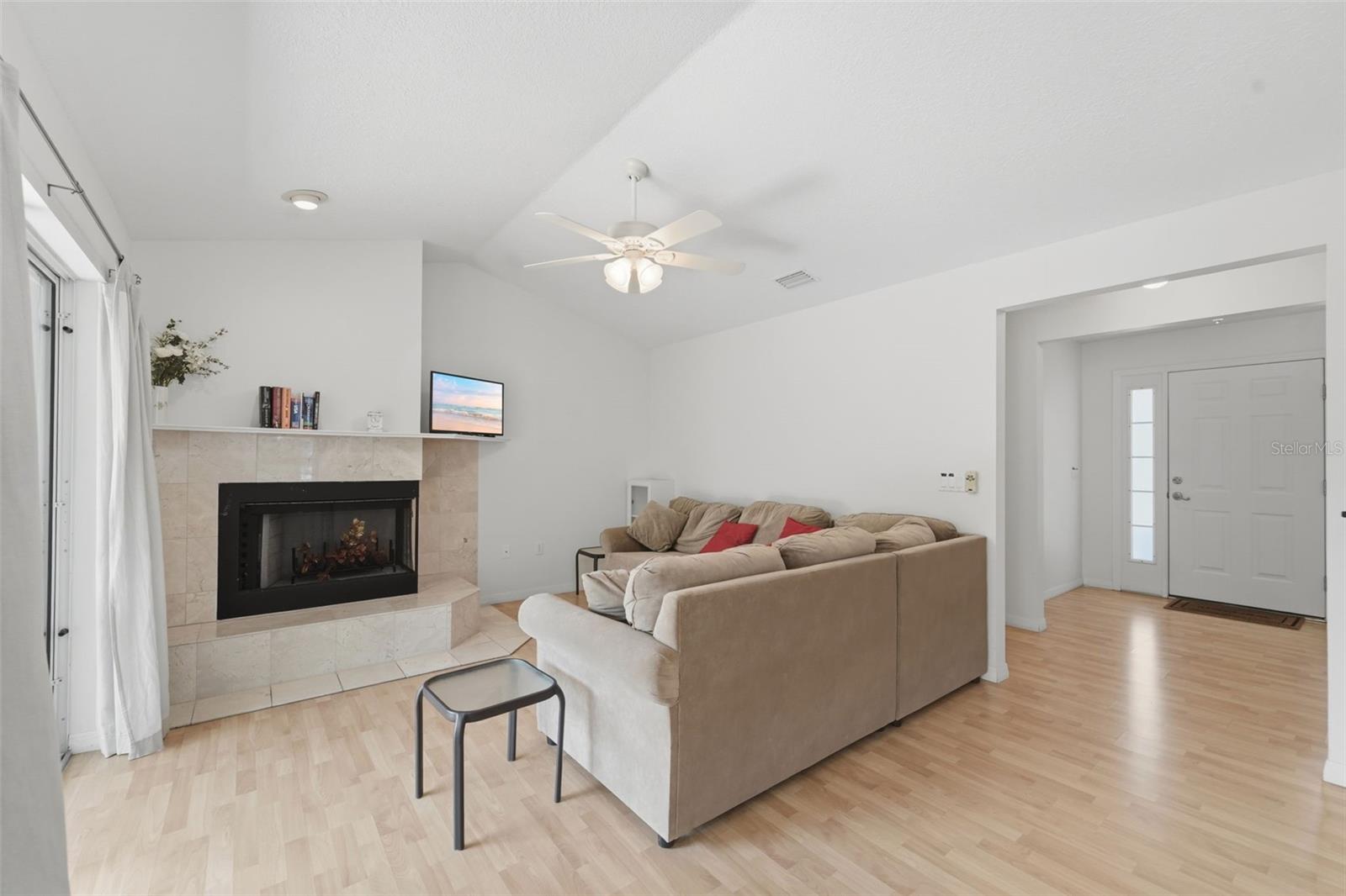 393 S DEXTER AVE, DELAND, FL, 32720