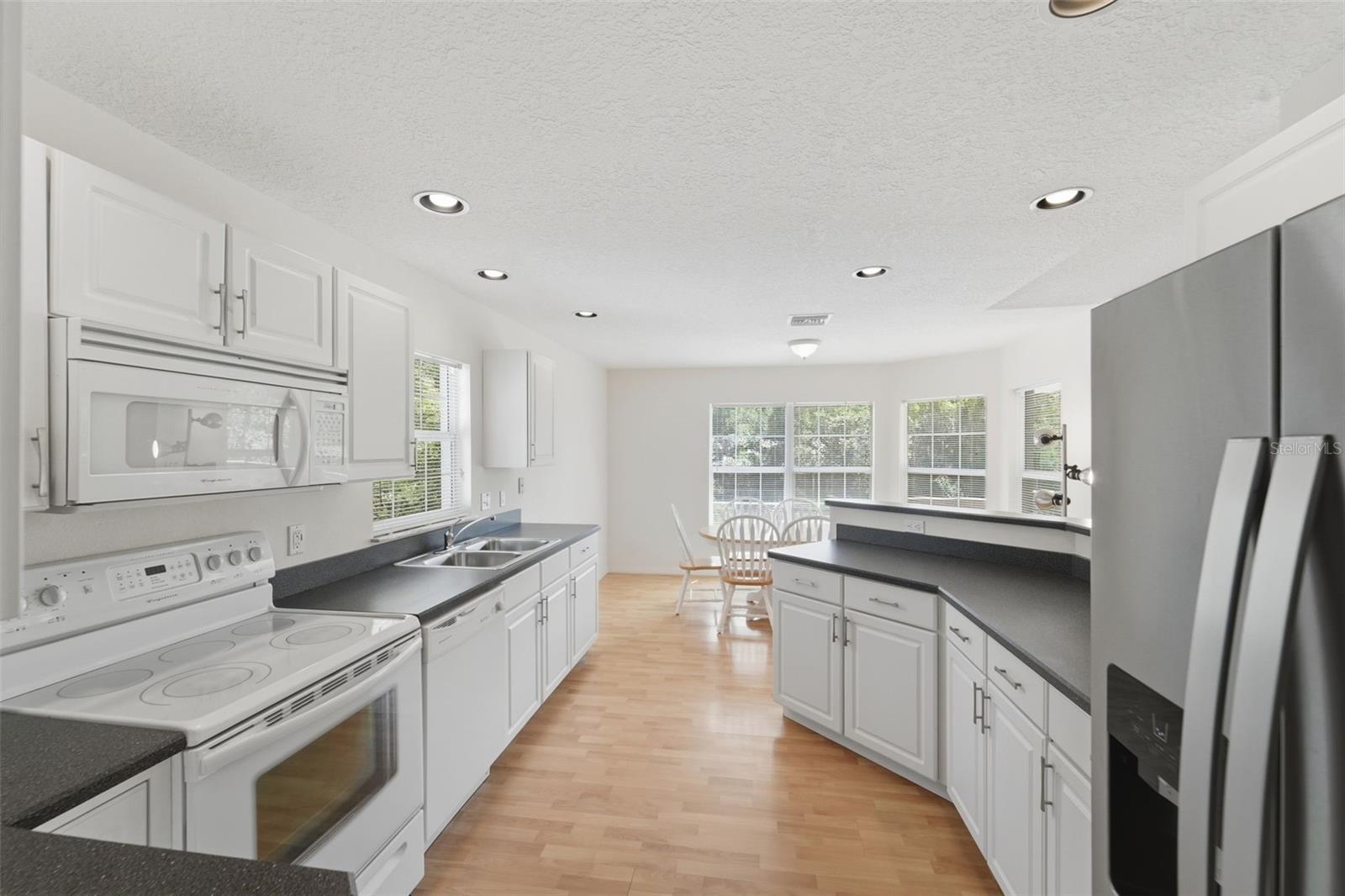 393 S DEXTER AVE, DELAND, FL, 32720
