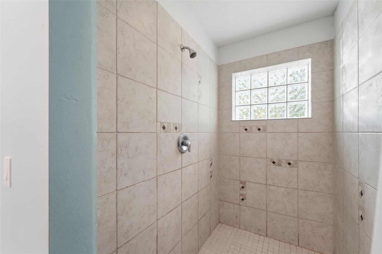 393 S DEXTER AVE, DELAND, FL, 32720