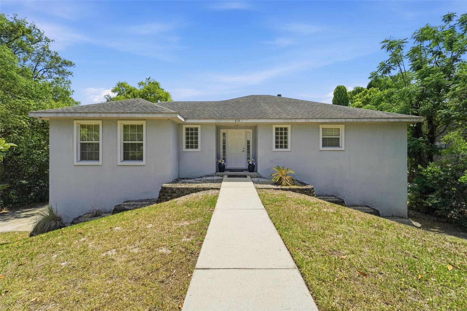 393 S DEXTER AVE, DELAND, FL, 32720