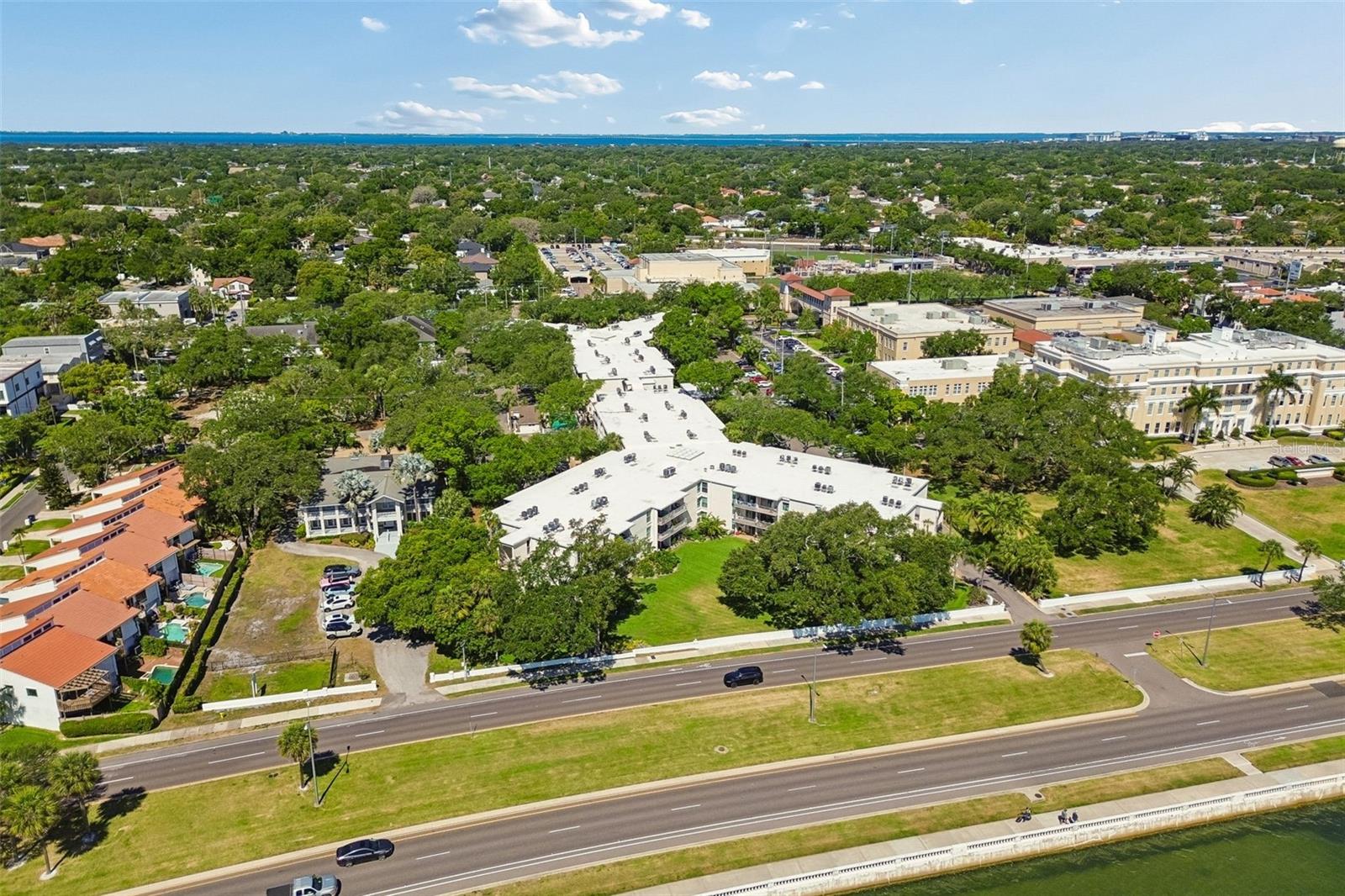 3325 BAYSHORE BLVD #D14, TAMPA, FL, 33629