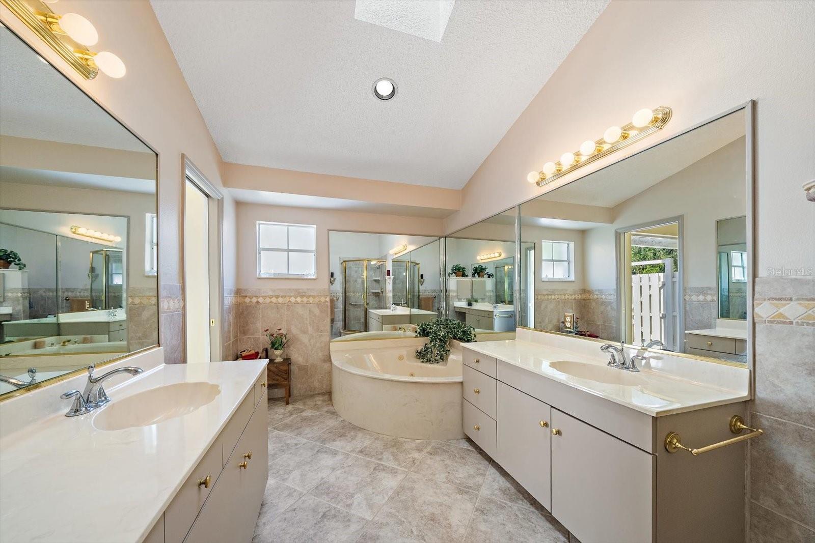 6724 APPROACH RD #3, SARASOTA, FL, 34238