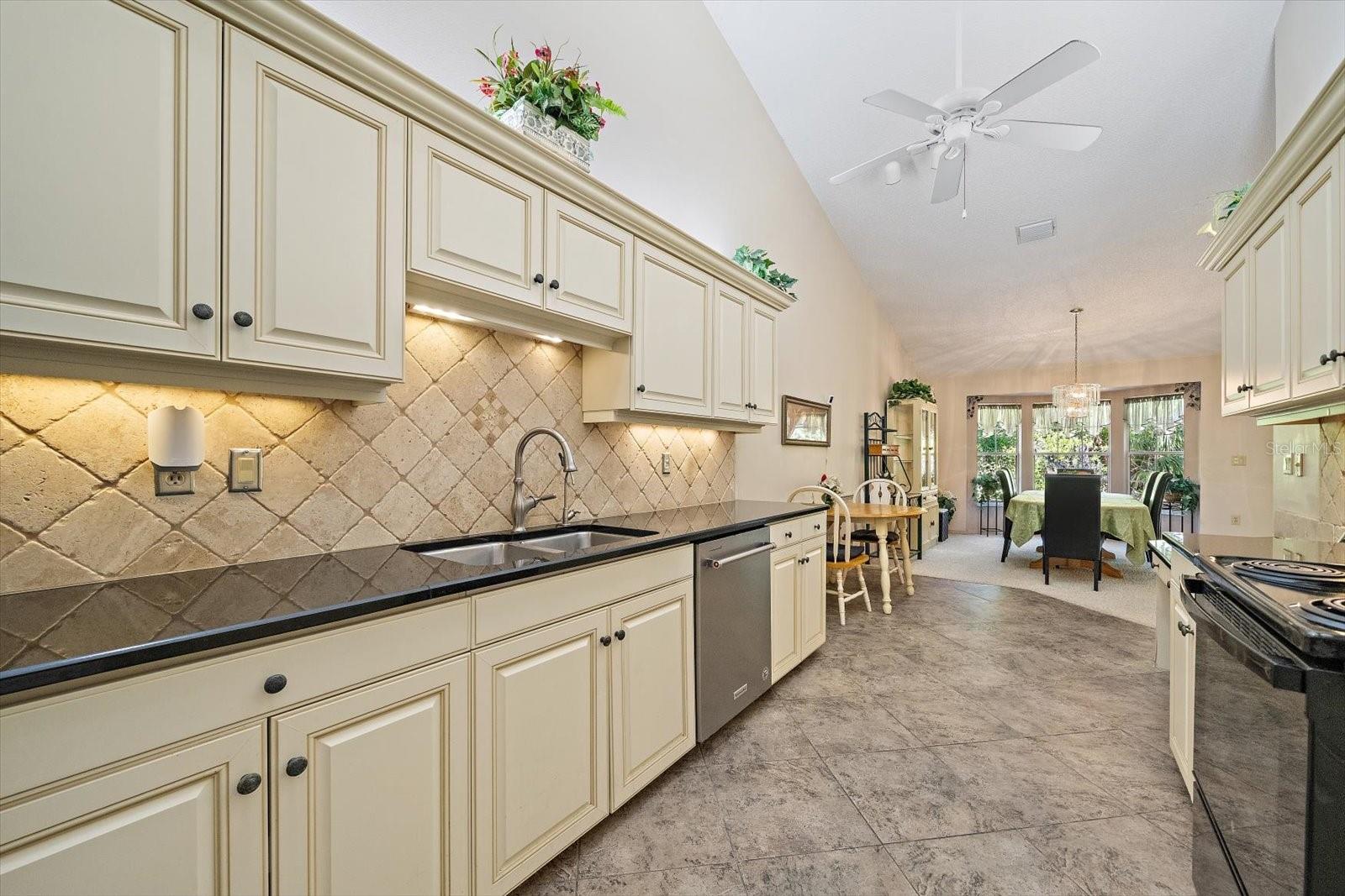 6724 APPROACH RD #3, SARASOTA, FL, 34238