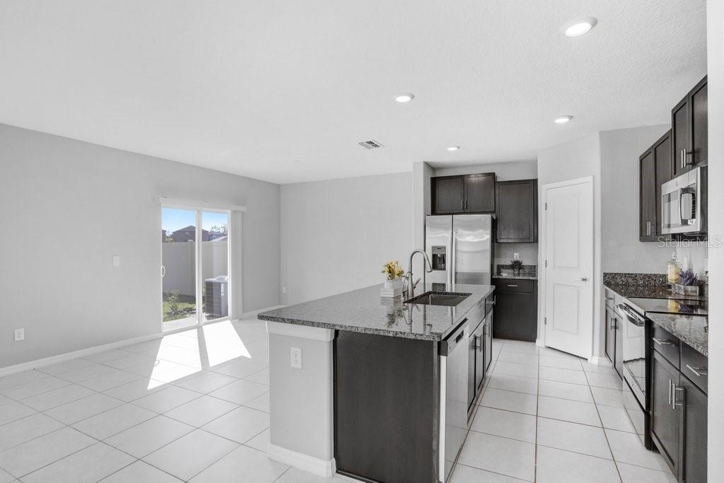 3160 OYSTER COVE ST, WIMAUMA, FL, 33598