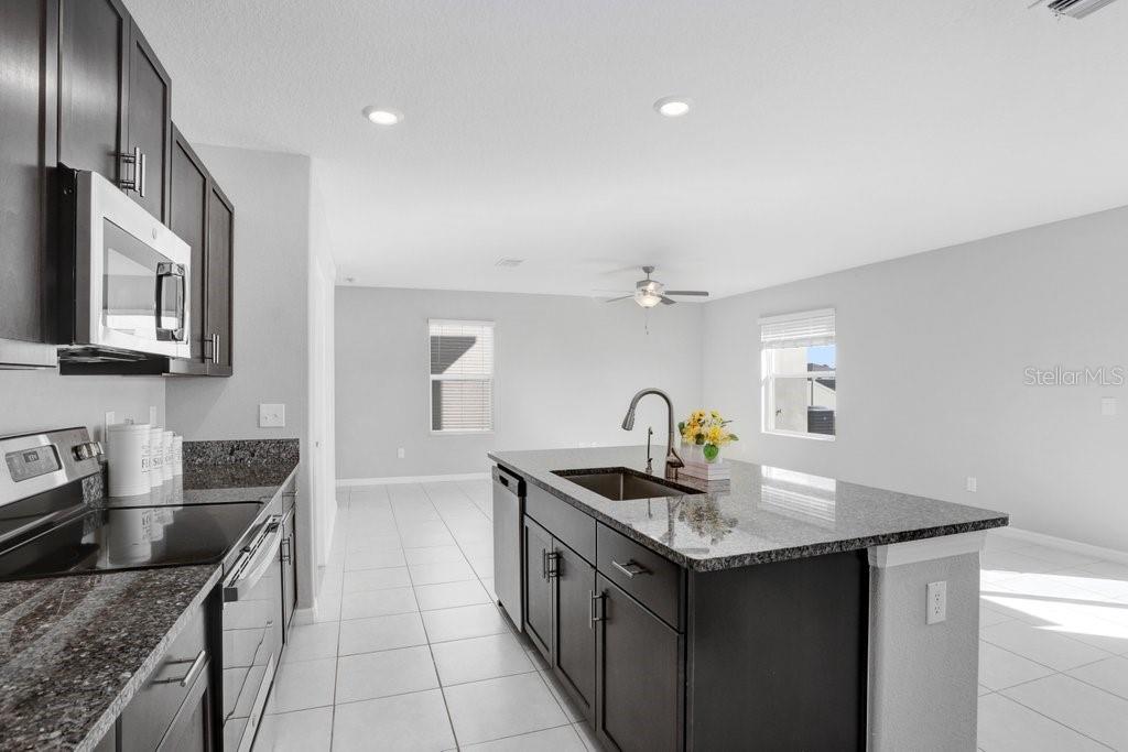 3160 OYSTER COVE ST, WIMAUMA, FL, 33598