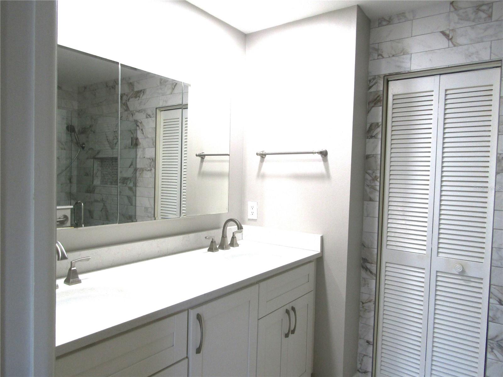 4633 OAK HILL DR #13, SARASOTA, FL, 34232