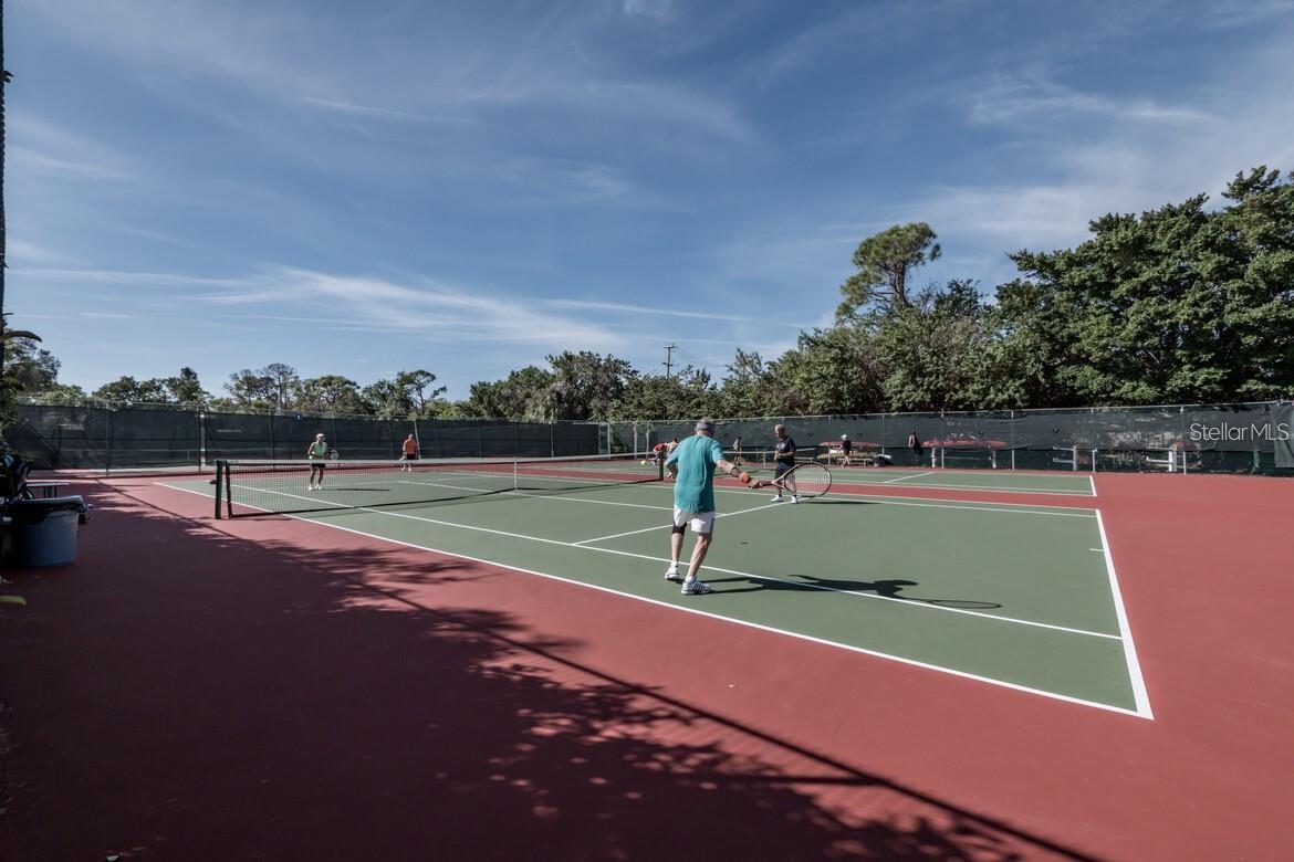 135 WILD PALM DR, BRADENTON, FL, 34210