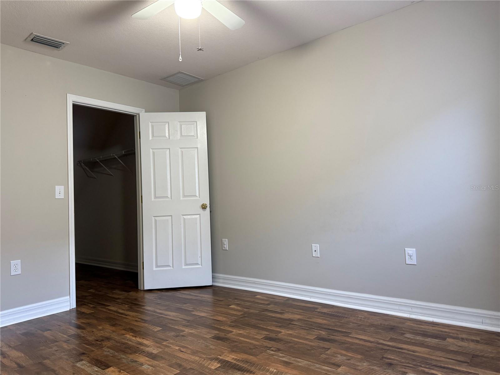 5909 WEDGEFIELD DR, ZEPHYRHILLS, FL, 33541
