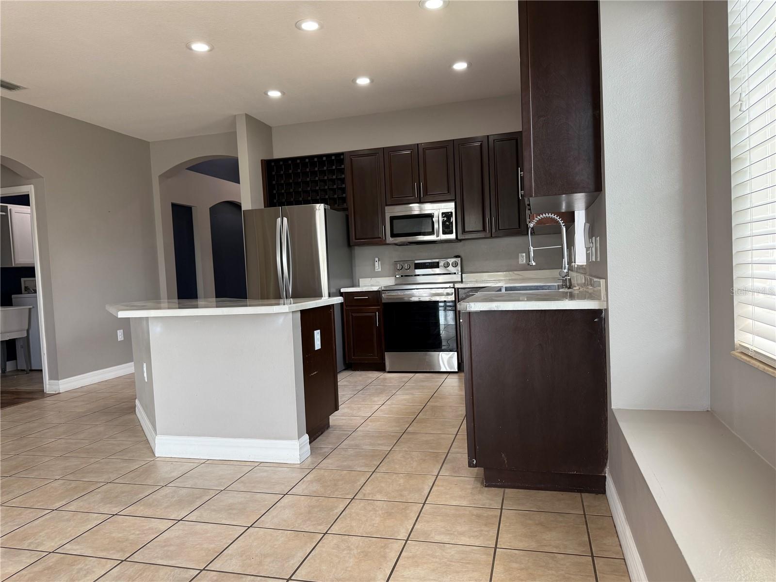 5909 WEDGEFIELD DR, ZEPHYRHILLS, FL, 33541