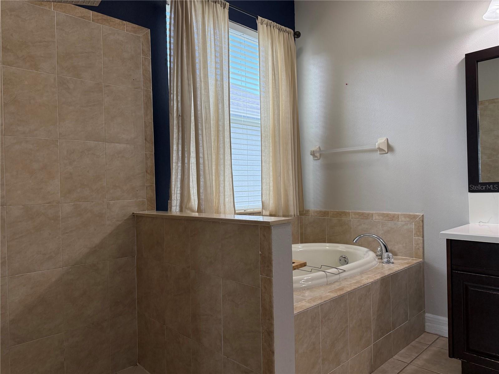 5909 WEDGEFIELD DR, ZEPHYRHILLS, FL, 33541