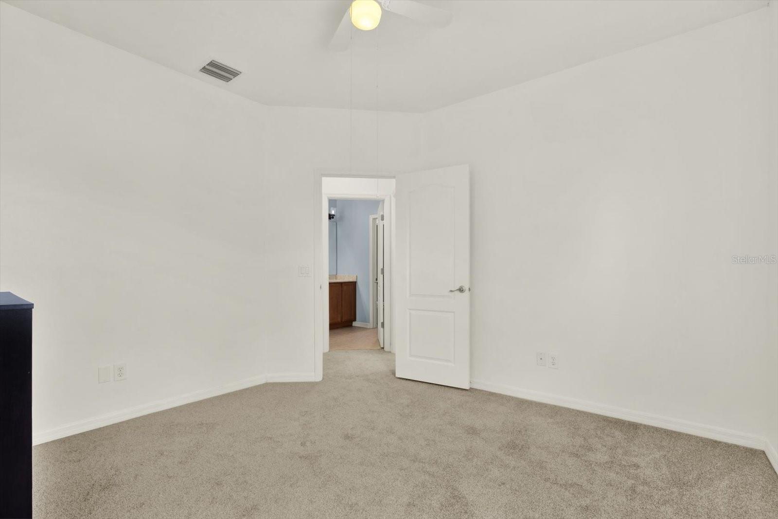 4023 HUNTINGDALE CT, WESLEY CHAPEL, FL, 33543