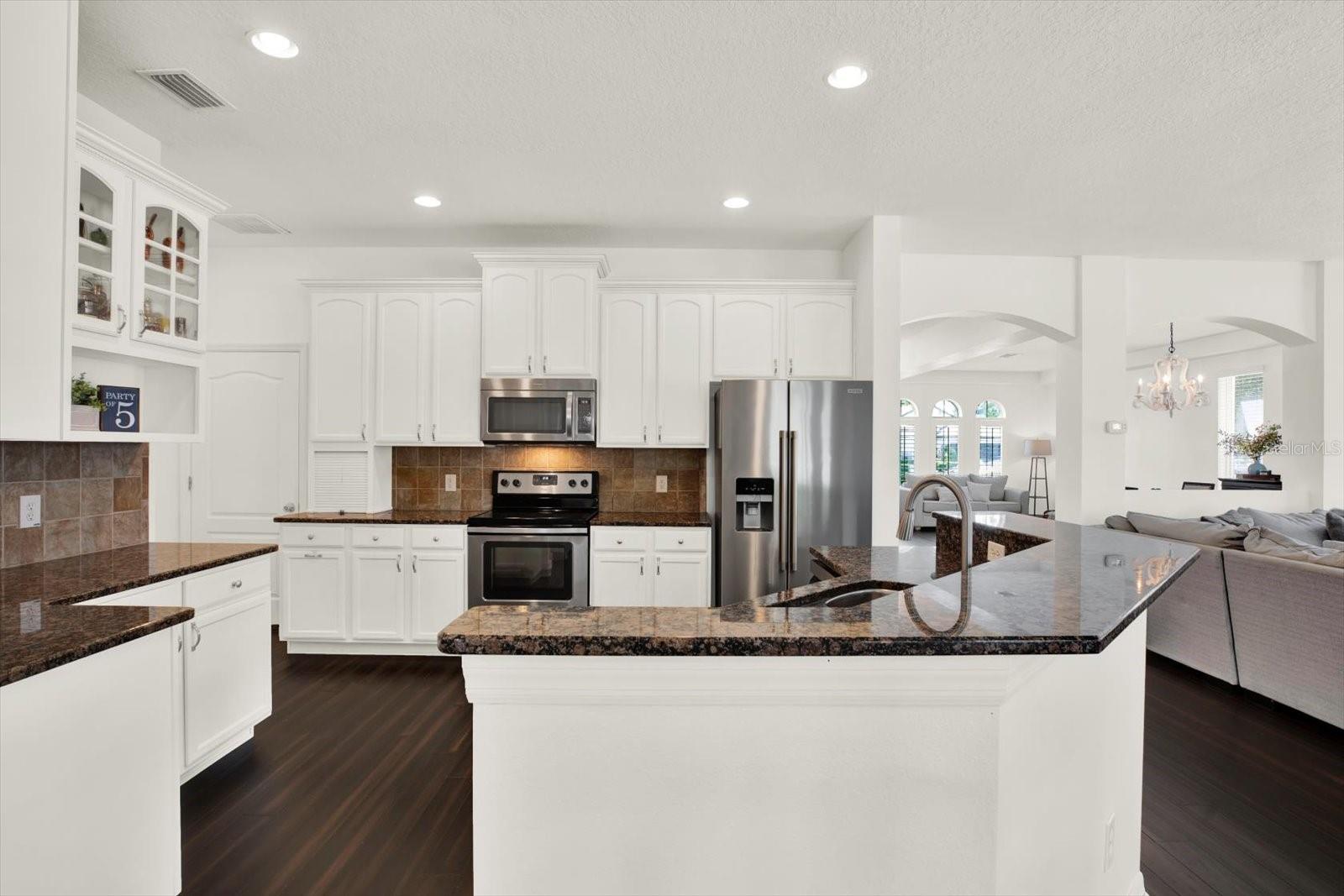 4023 HUNTINGDALE CT, WESLEY CHAPEL, FL, 33543