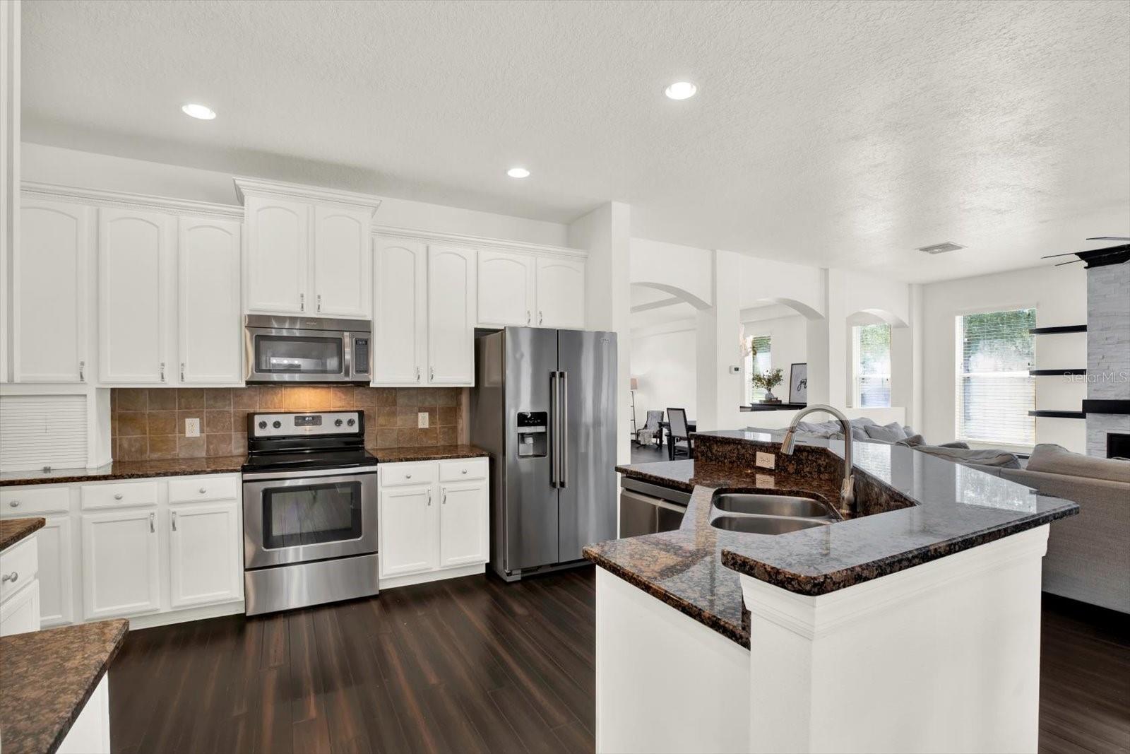 4023 HUNTINGDALE CT, WESLEY CHAPEL, FL, 33543
