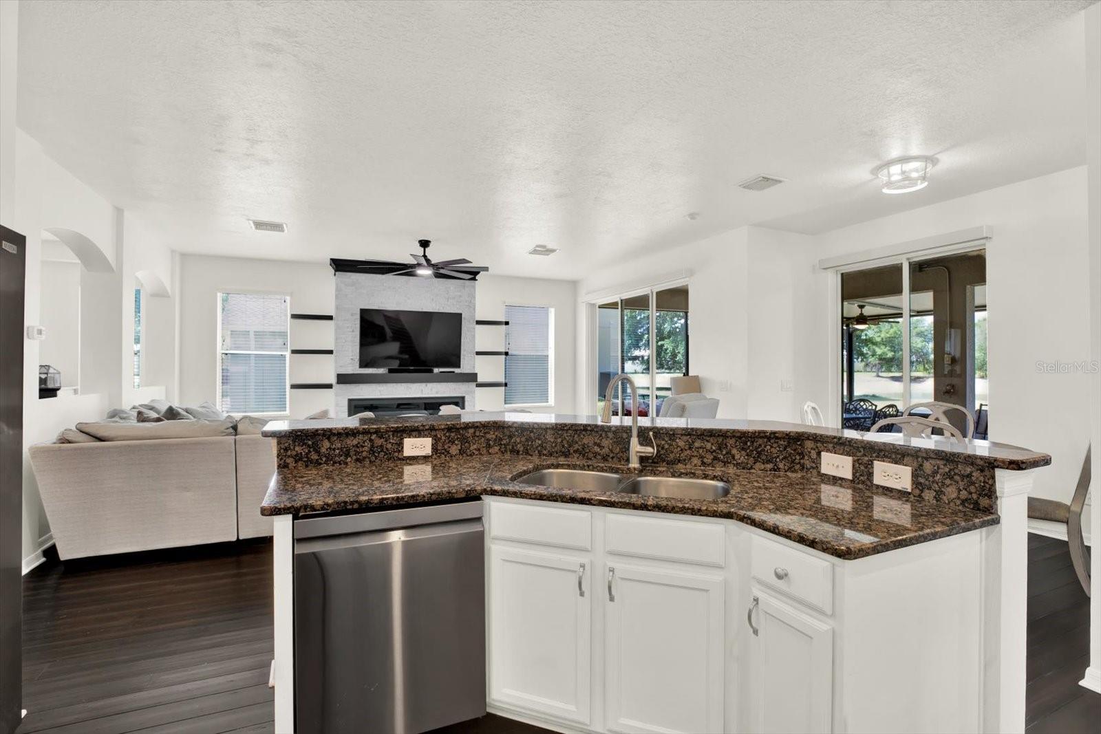 4023 HUNTINGDALE CT, WESLEY CHAPEL, FL, 33543