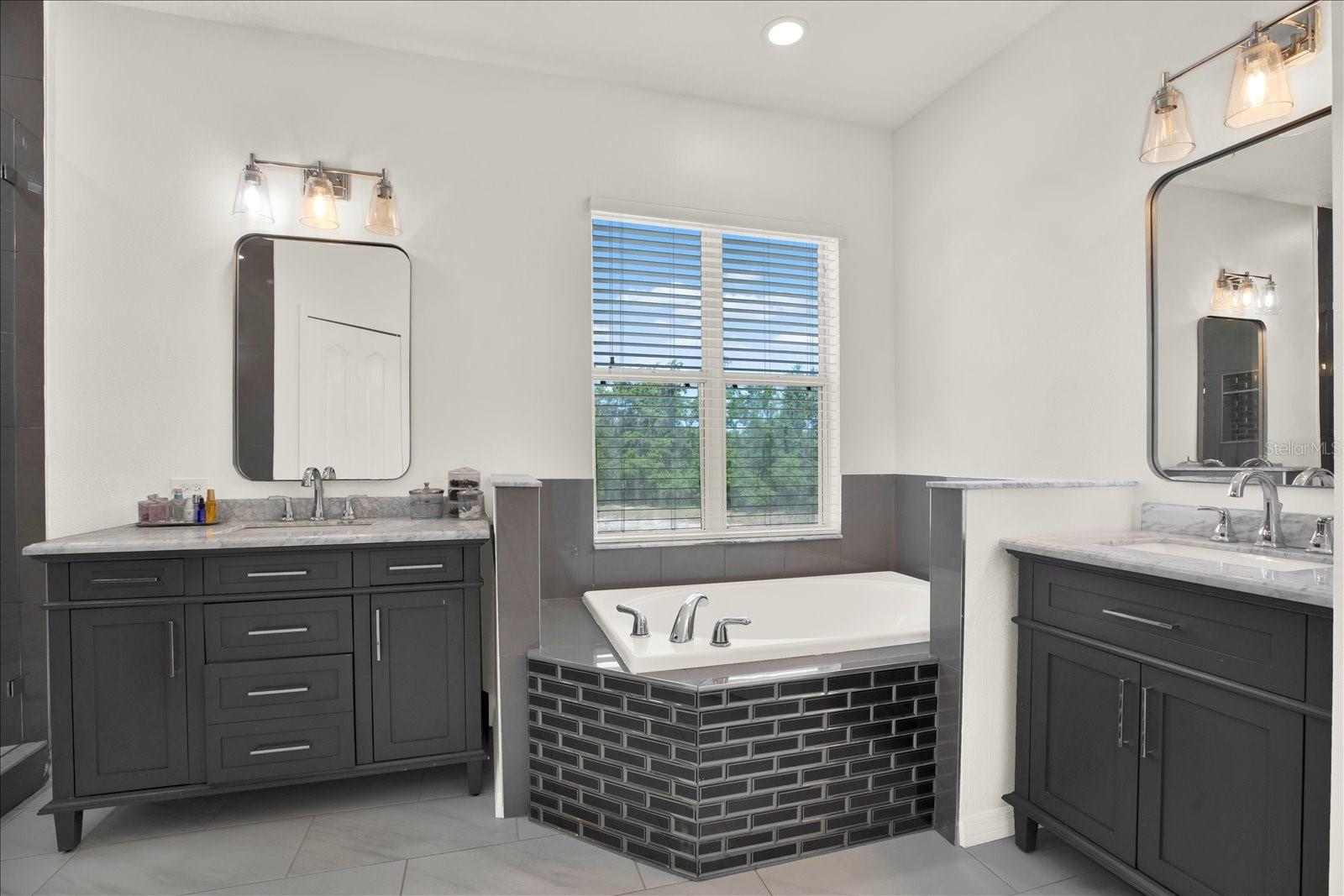 4023 HUNTINGDALE CT, WESLEY CHAPEL, FL, 33543