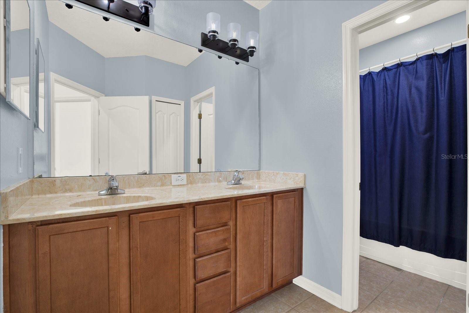4023 HUNTINGDALE CT, WESLEY CHAPEL, FL, 33543