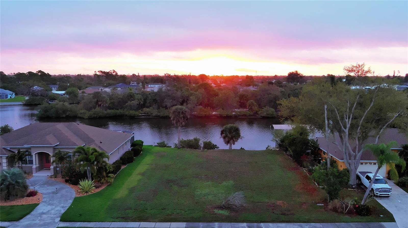 3190 LAKE VIEW BLVD, PORT CHARLOTTE, FL, 33948