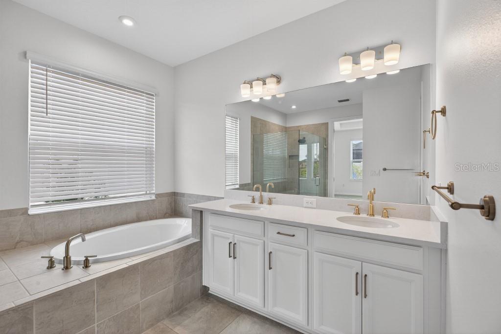 6126 MAIDENSTONE WAY, PALMETTO, FL, 34221