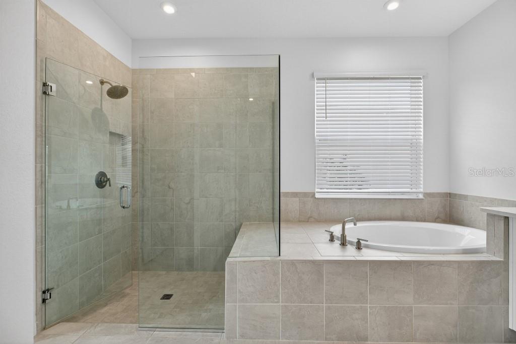 6126 MAIDENSTONE WAY, PALMETTO, FL, 34221