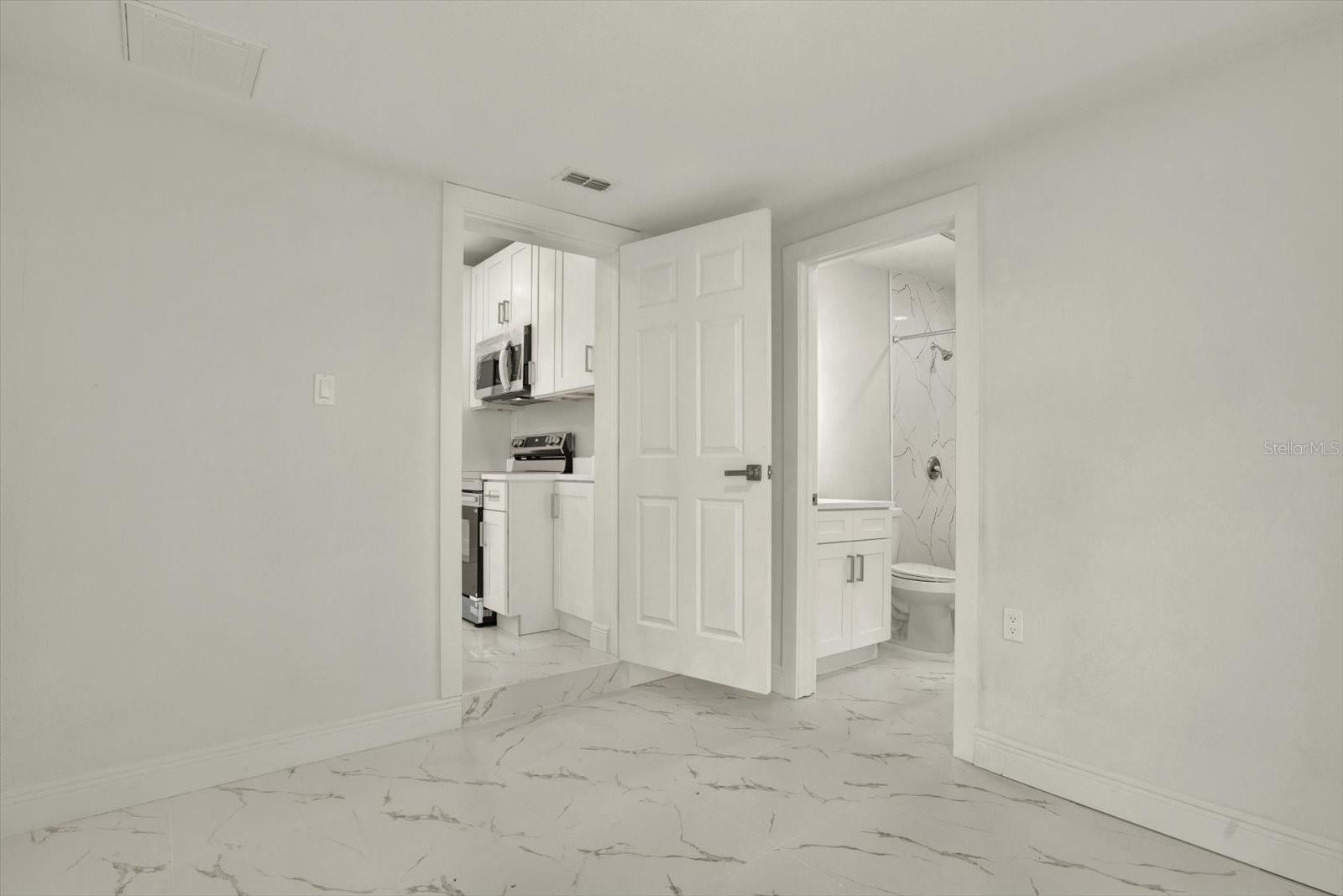 1209 E 33RD AVE, TAMPA, FL, 33603