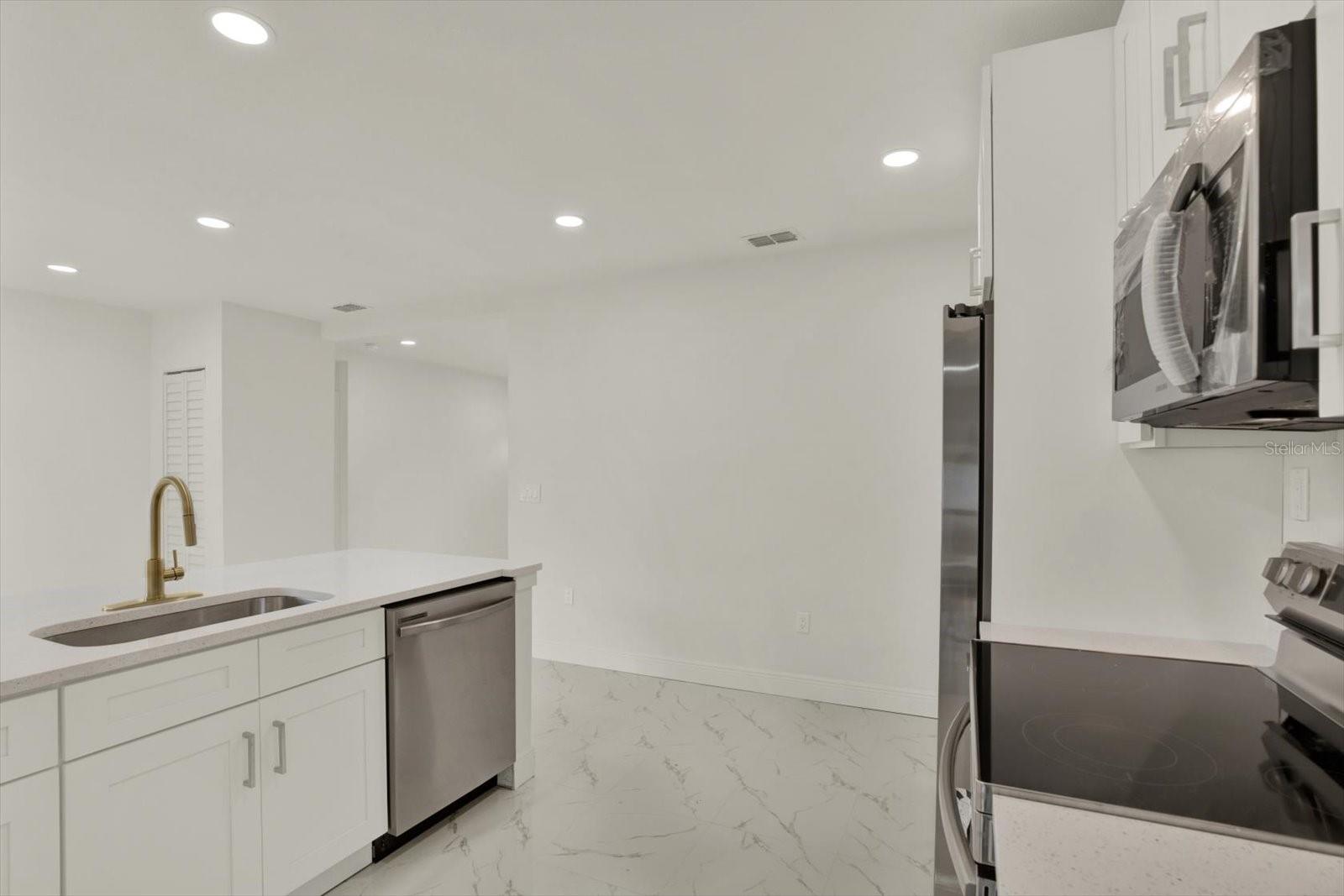 1209 E 33RD AVE, TAMPA, FL, 33603