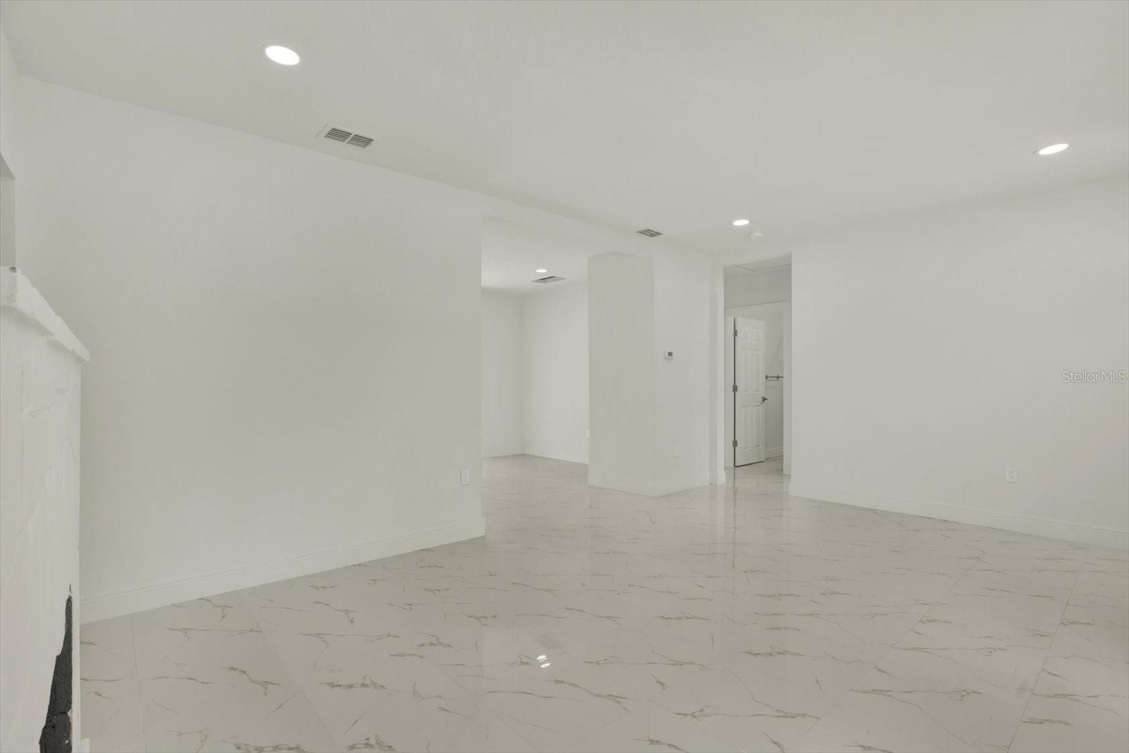 1209 E 33RD AVE, TAMPA, FL, 33603