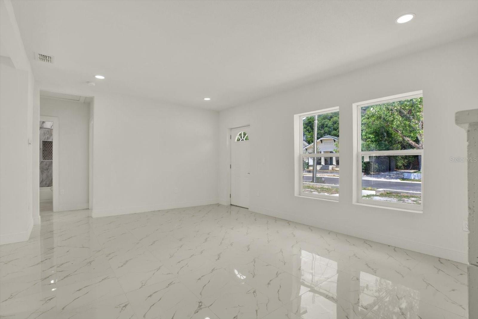 1209 E 33RD AVE, TAMPA, FL, 33603