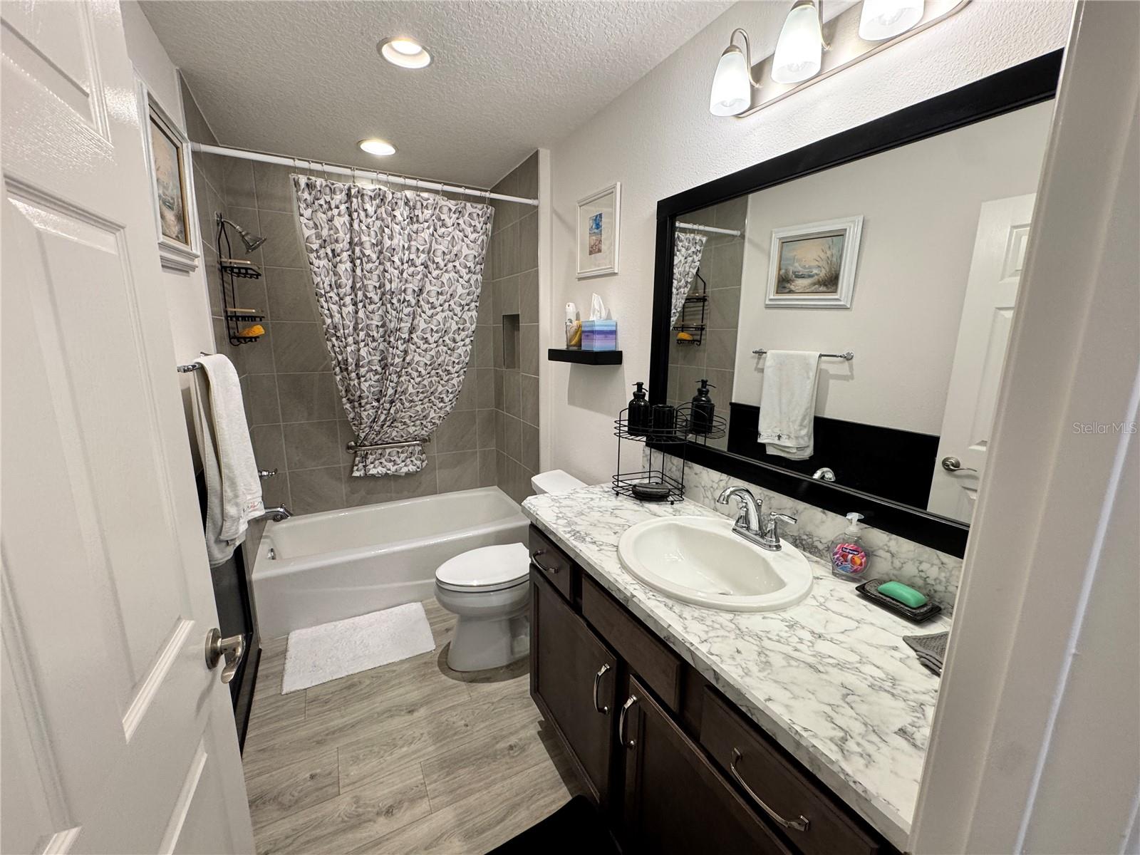 5822 ROUDELL WAY, THE VILLAGES, FL, 32163