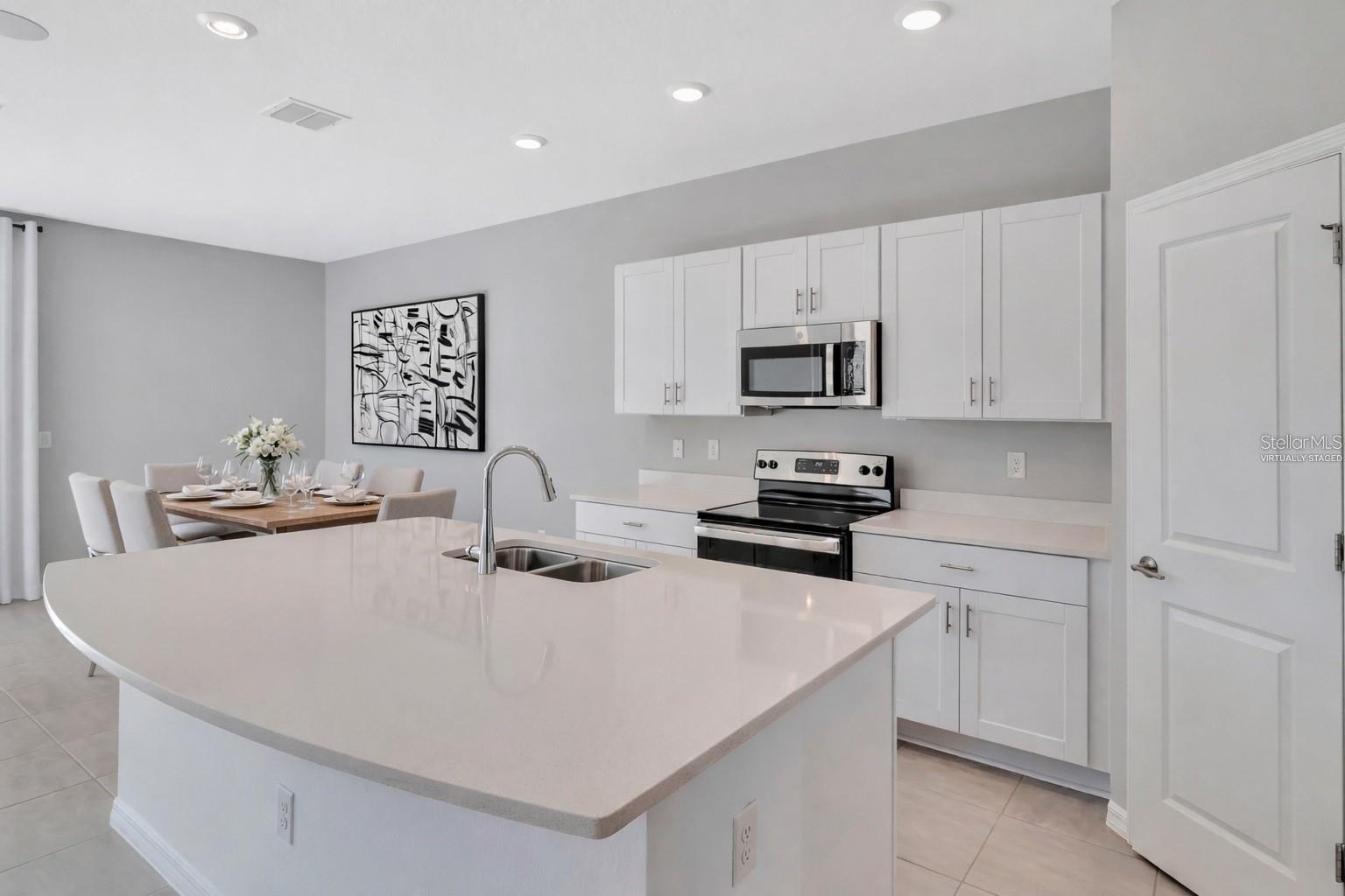 2596 PENGUIN BLVD, DAVENPORT, FL, 33837