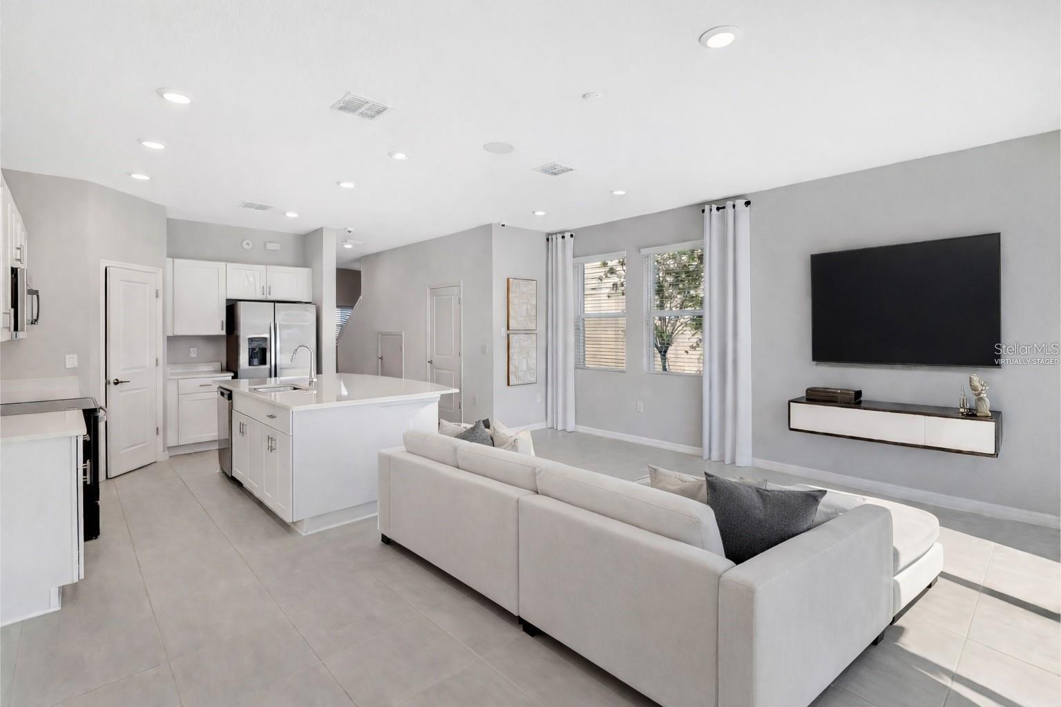 2596 PENGUIN BLVD, DAVENPORT, FL, 33837