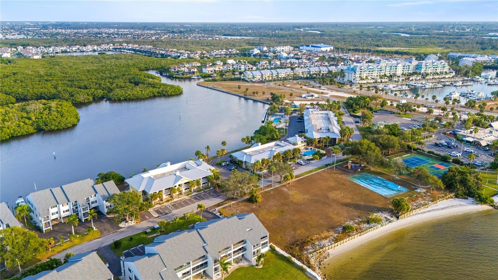 611 DESTINY DR #Unit 310, RUSKIN, FL, 33570