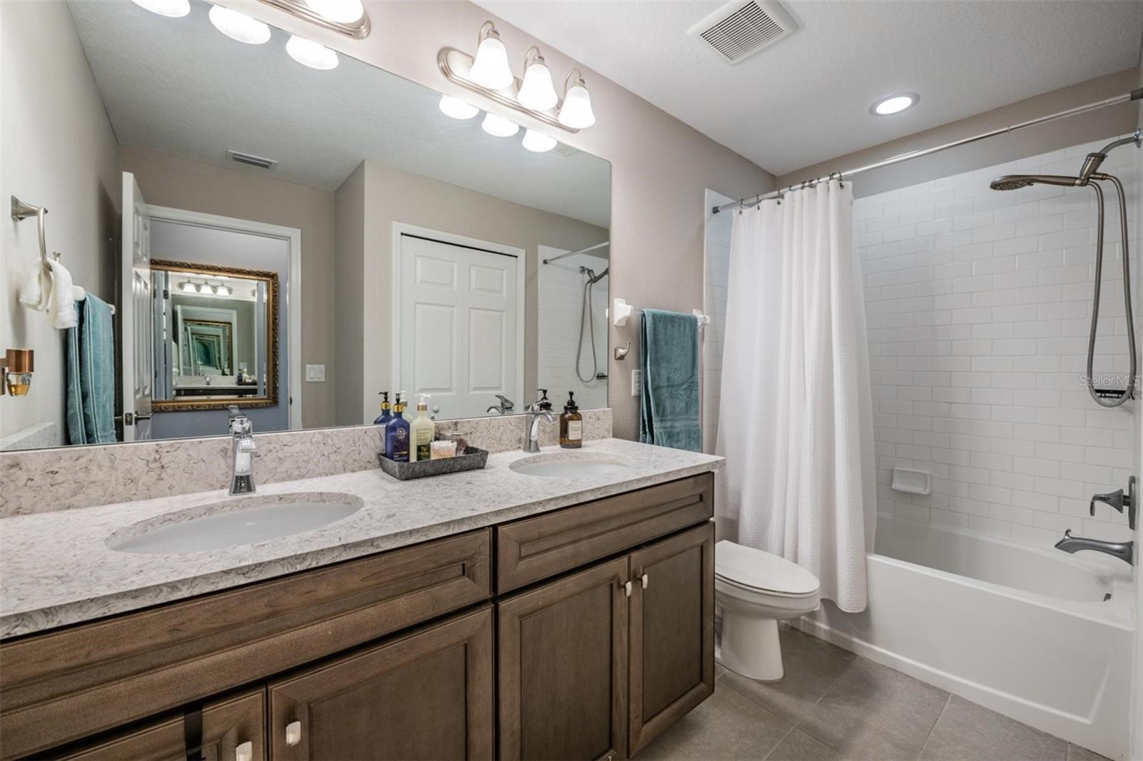 29947 SOUTHWELL LN, WESLEY CHAPEL, FL, 33543