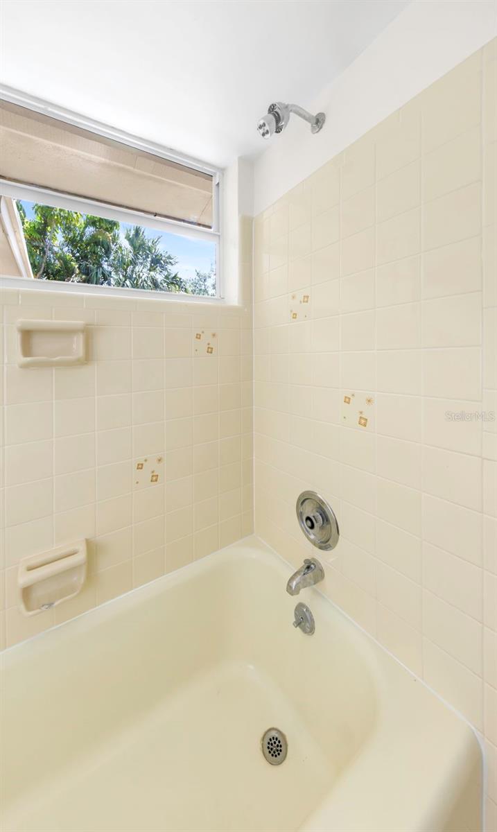 11234 68TH AVE N, SEMINOLE, FL, 33772