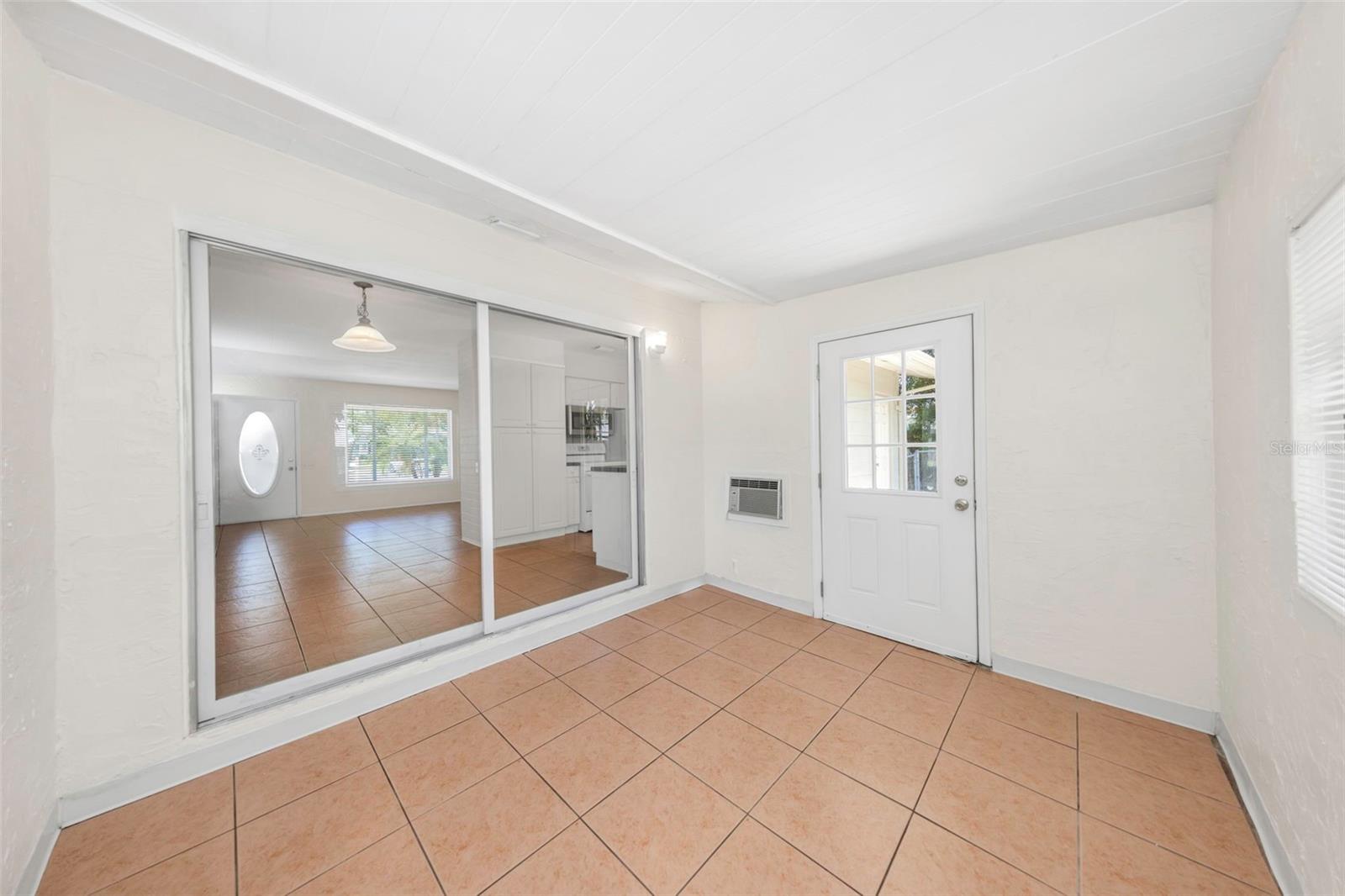 11234 68TH AVE N, SEMINOLE, FL, 33772