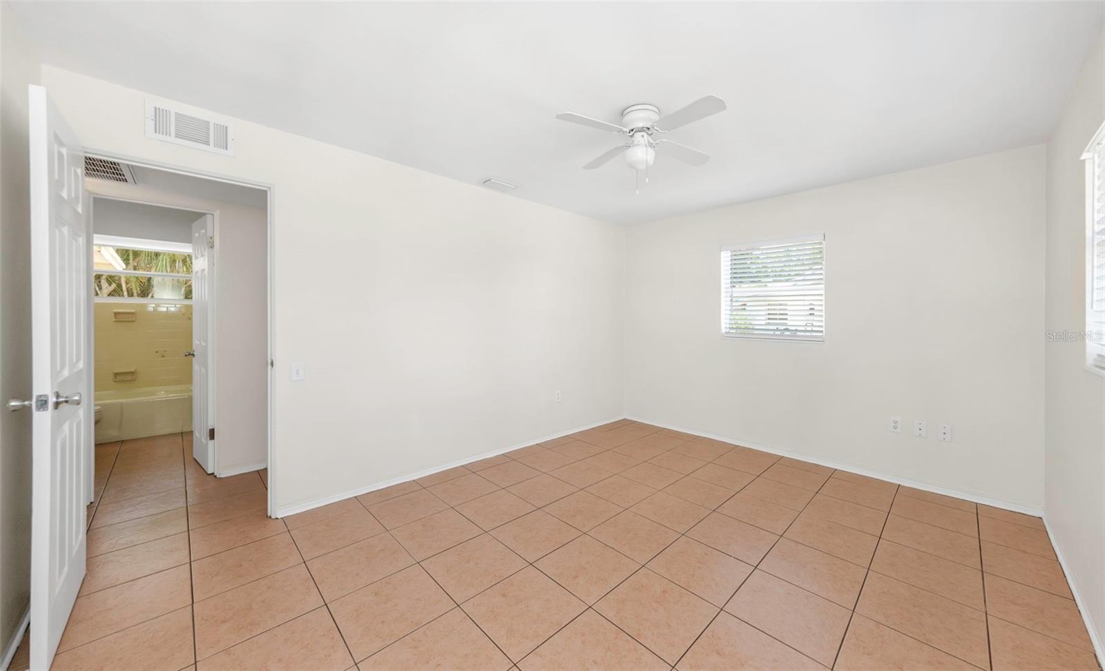 11234 68TH AVE N, SEMINOLE, FL, 33772