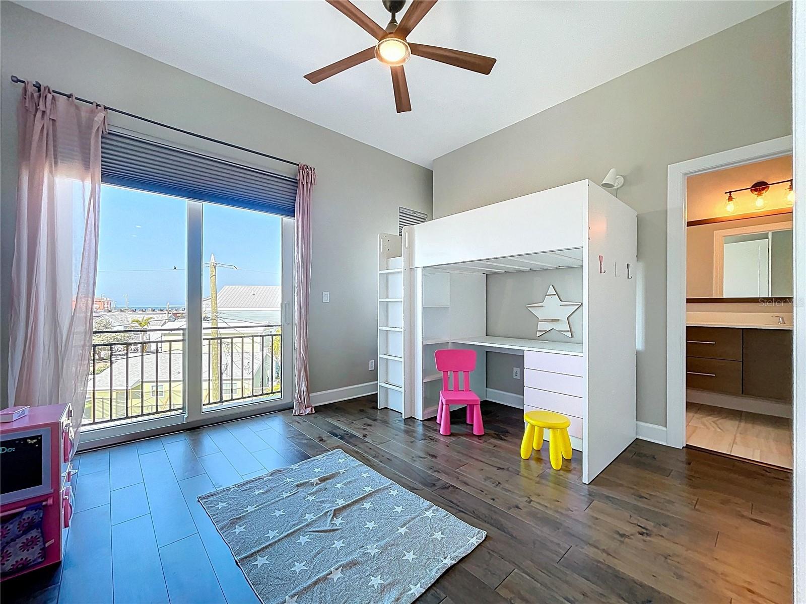 306 BAY PLZ, TREASURE ISLAND, FL, 33706