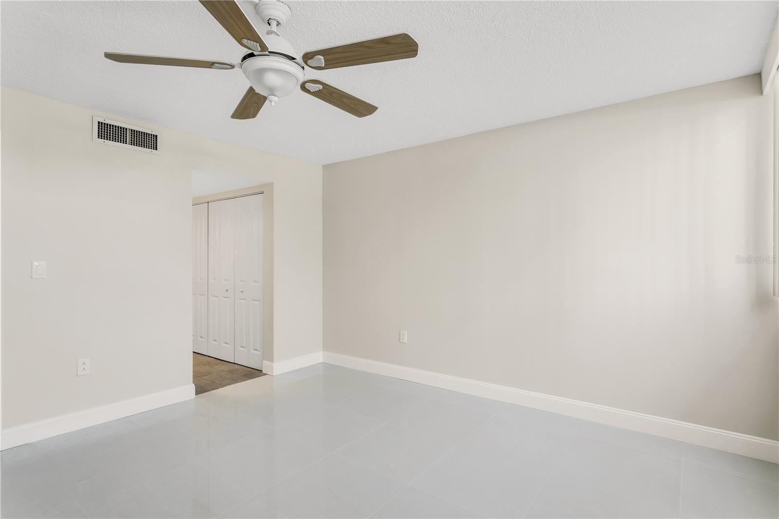 450 TREASURE ISLAND CSWY #104, TREASURE ISLAND, FL, 33706