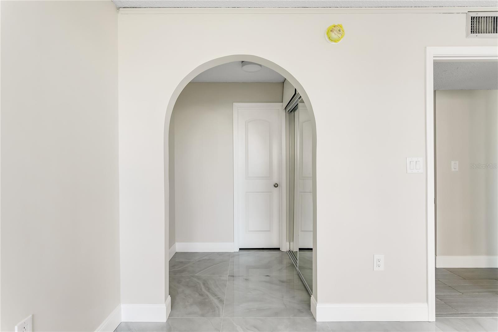 450 TREASURE ISLAND CSWY #104, TREASURE ISLAND, FL, 33706