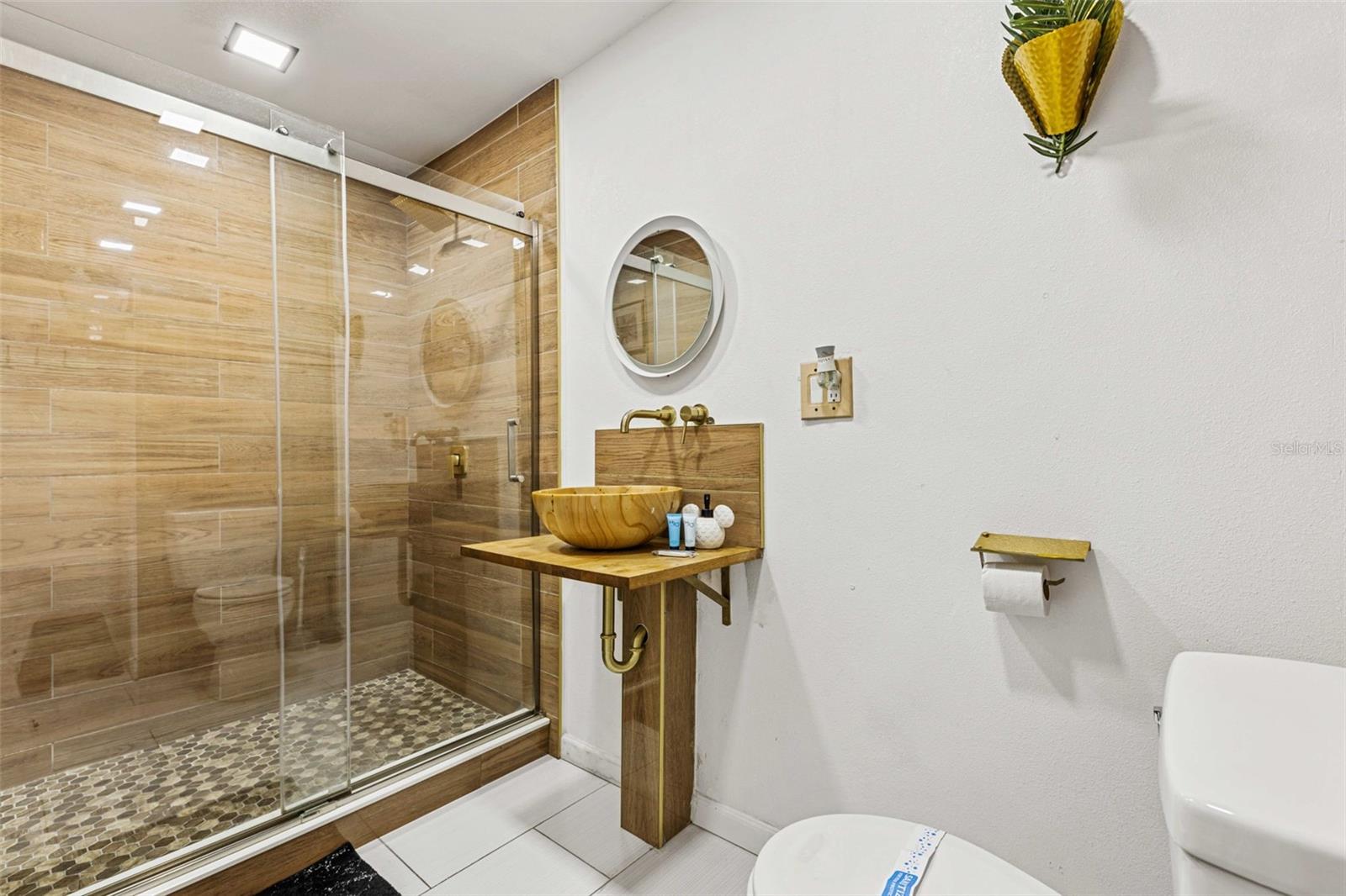 13 E MAGNOLIA ST, DAVENPORT, FL, 33837