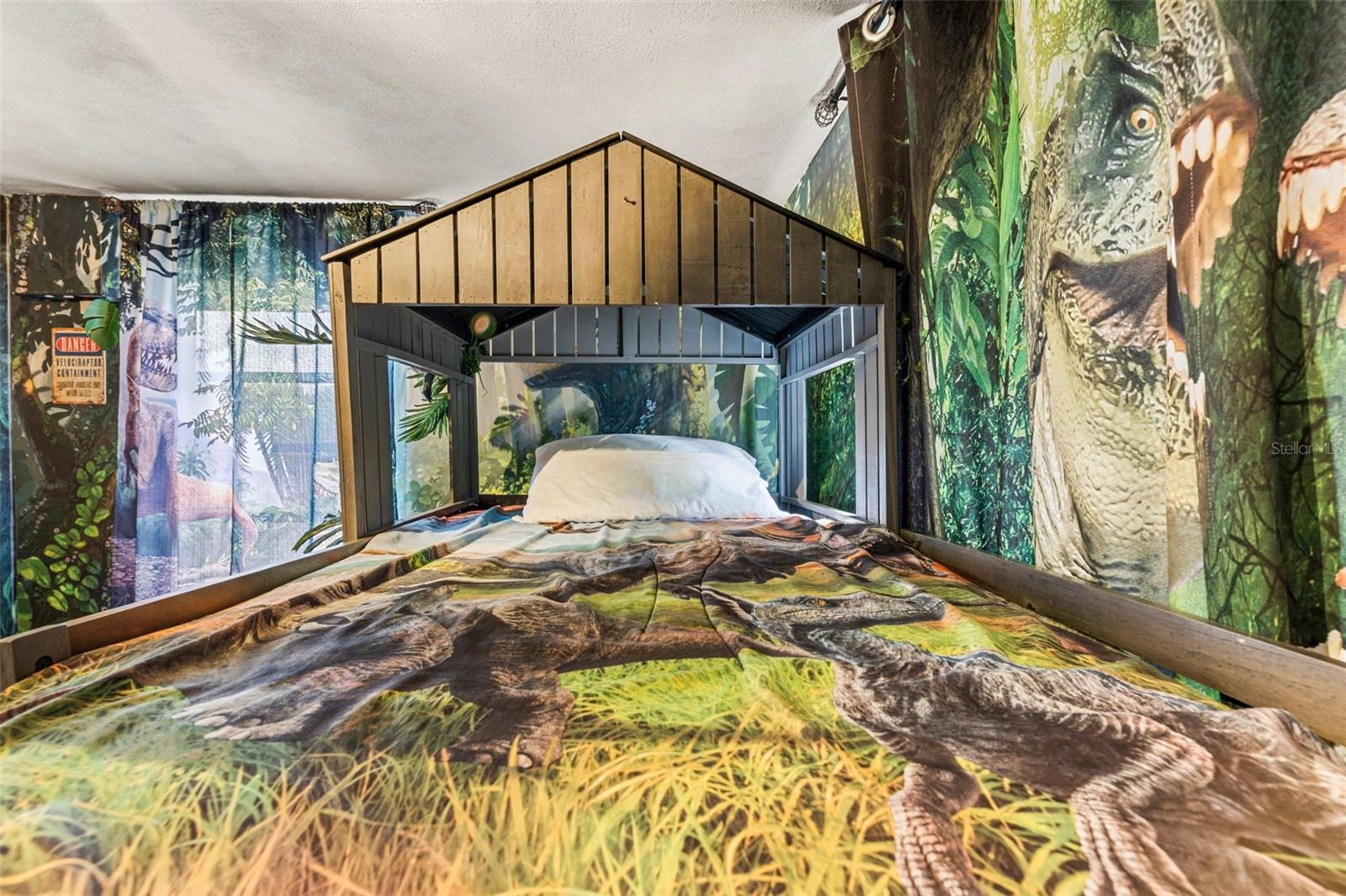 13 E MAGNOLIA ST, DAVENPORT, FL, 33837