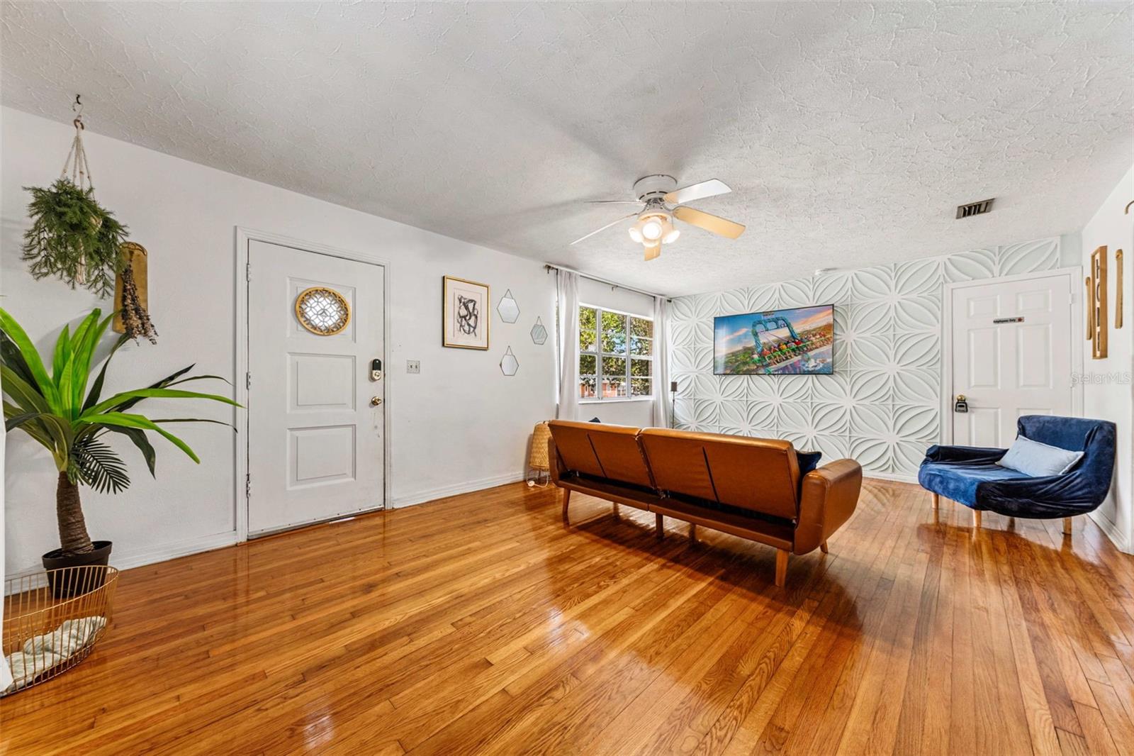 13 E MAGNOLIA ST, DAVENPORT, FL, 33837